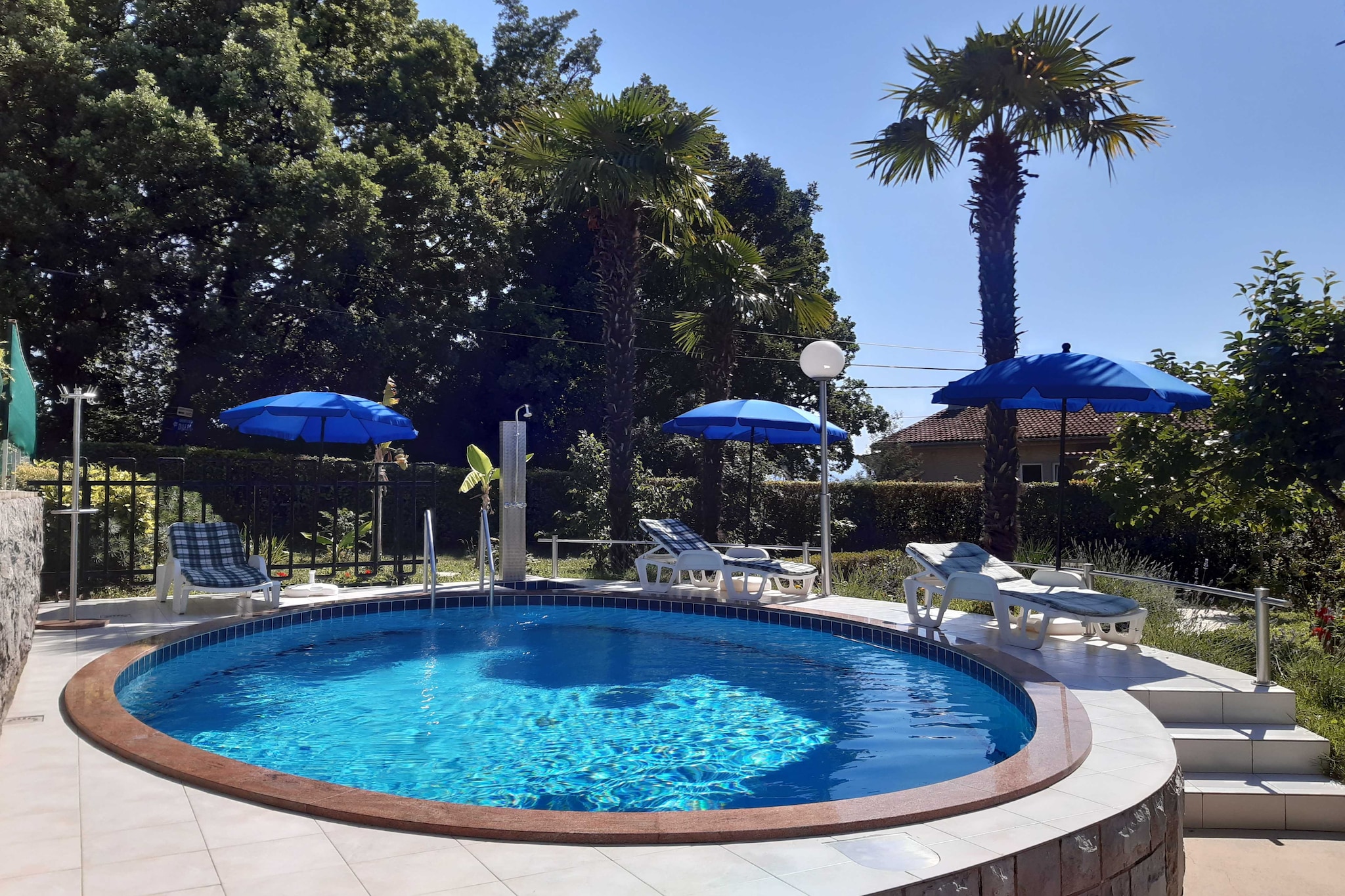 Charming Apartment with Sea Views and Shared Pool - One Bedroom Apartment-Schwimmbad