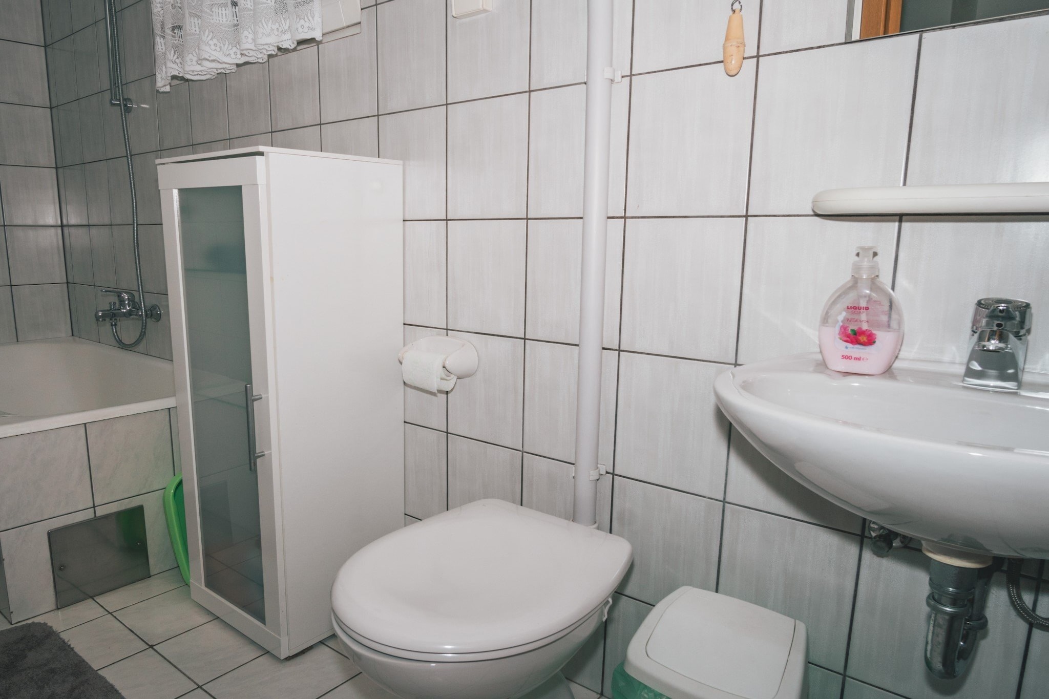 Charming Apartment with Sea Views and Shared Pool - One Bedroom Apartment-Badezimmer