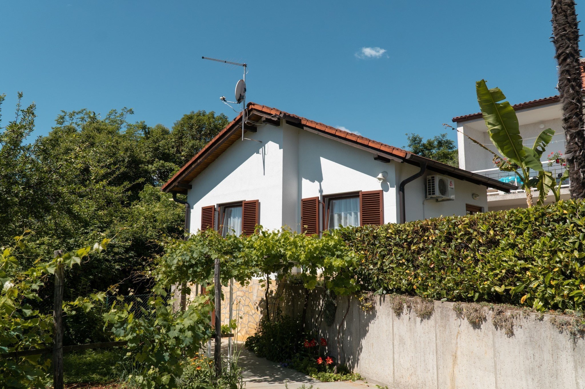 Charming Apartment with Sea Views and Shared Pool - One Bedroom Apartment-Außenbereich