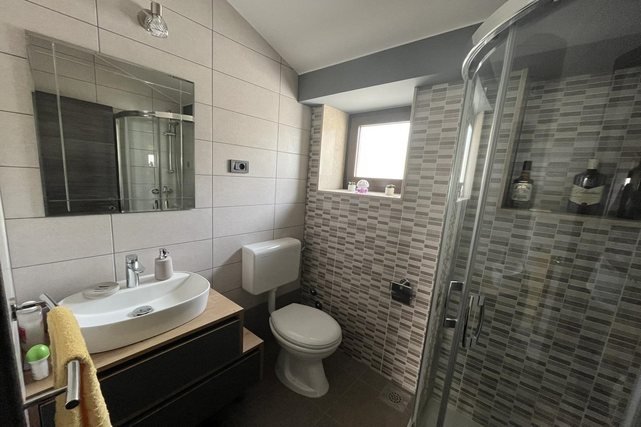 Splendid Holiday Home with Panoramic Sea Views Moscenicka Draga - Two Bedroom Holiday Home-Bathroom