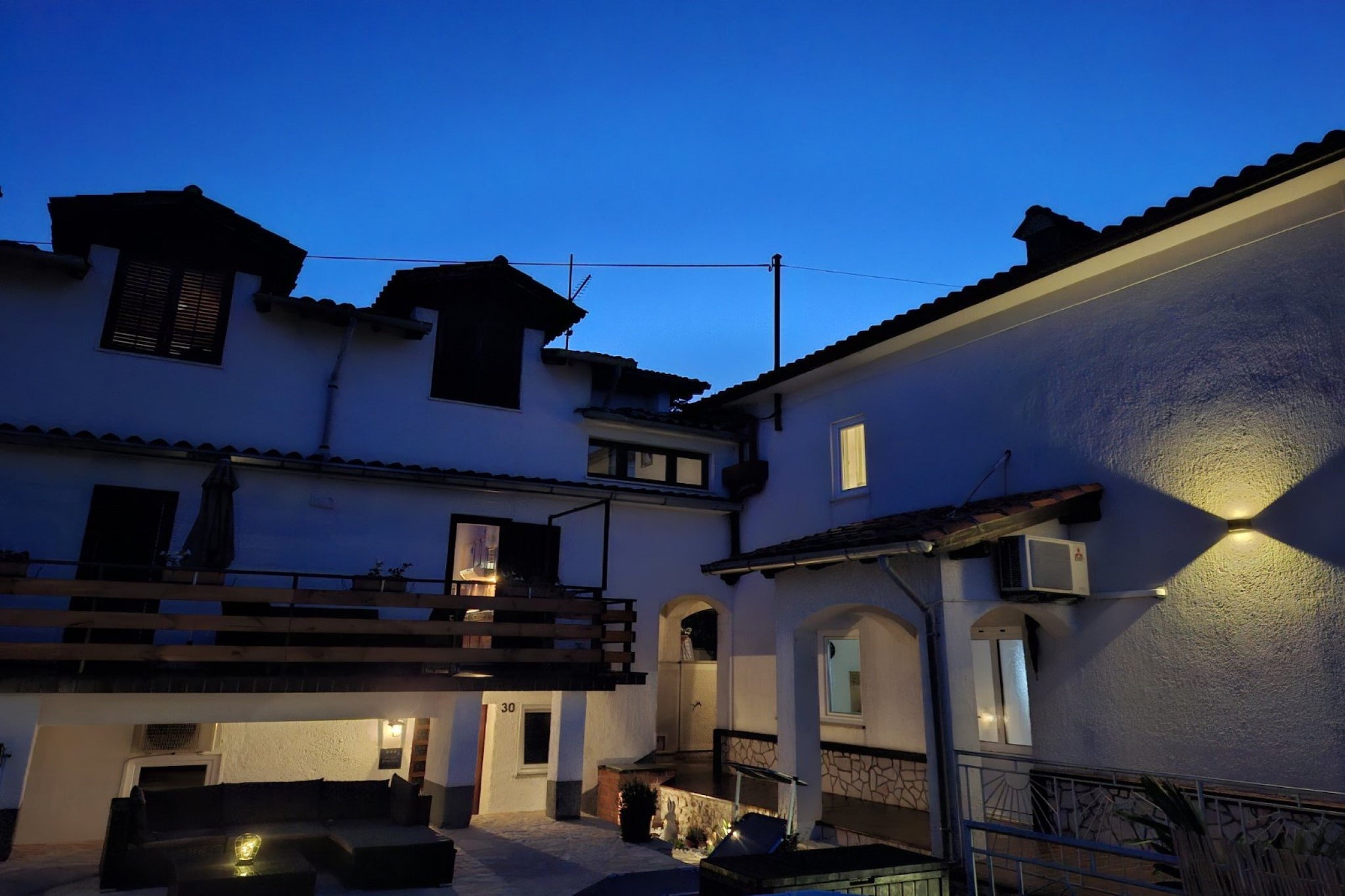 Cozy Lovran Apartment with Private Pool and Sea View - One Bedroom Apartment-Außenbereich