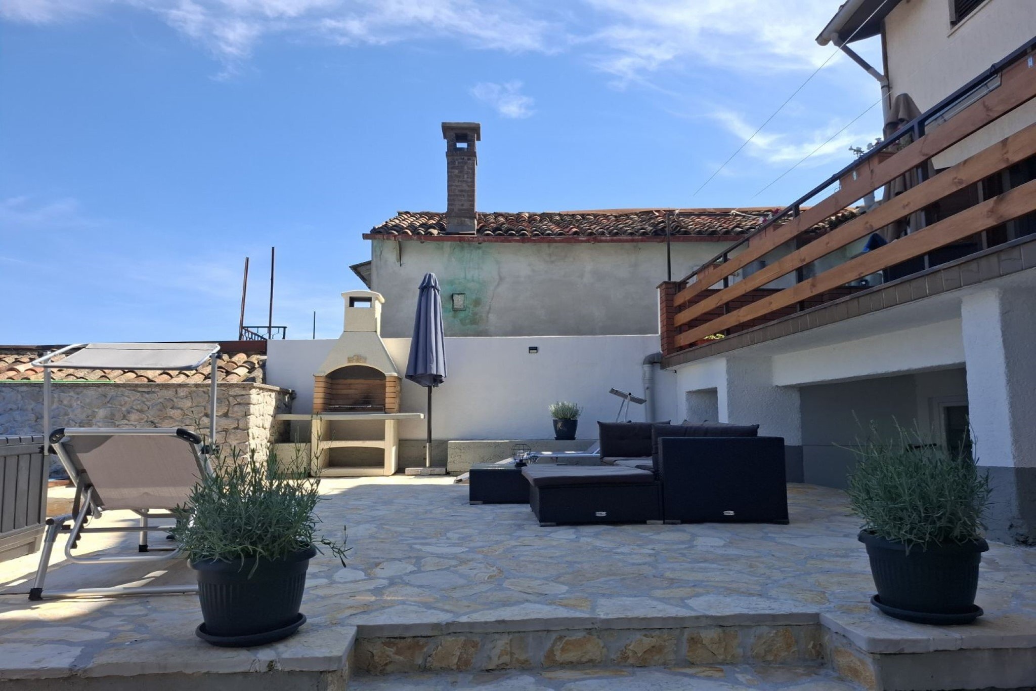 Cozy Lovran Apartment with Private Pool and Sea View - One Bedroom Apartment-Außenbereich