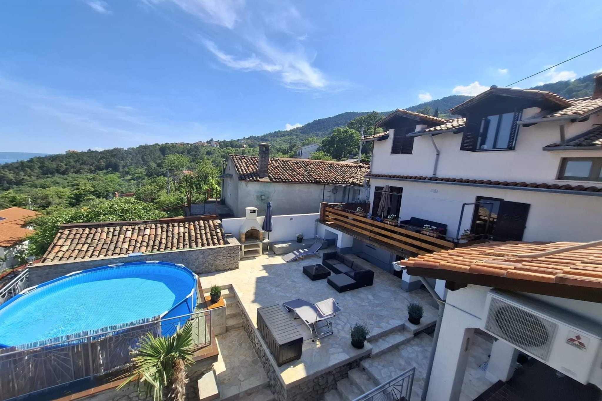 Cozy Lovran Apartment with Private Pool and Sea View - One Bedroom Apartment-Außenbereich