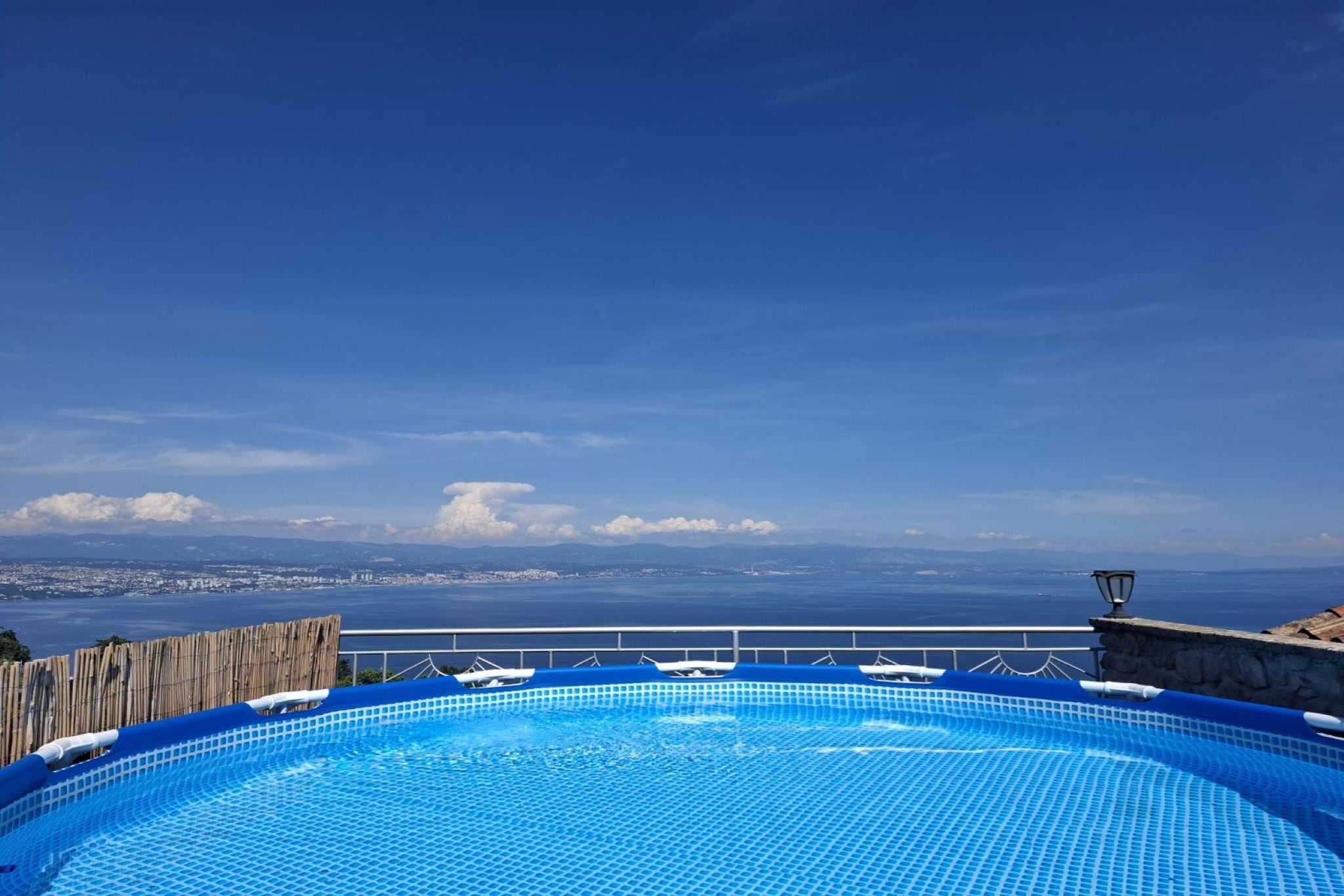 Cozy Lovran Apartment with Private Pool and Sea View - One Bedroom Apartment-Schwimmbad