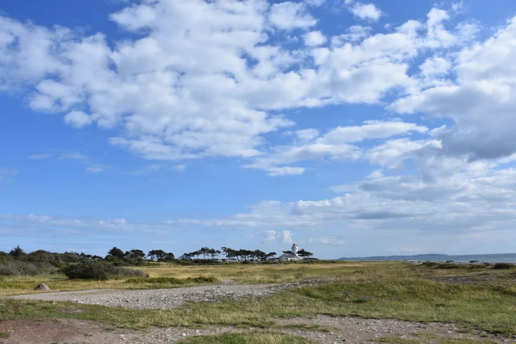 Kitchen(cooker(electric), coffee machine, fridge), Living/bed room, bedroom(3x single folding bed), bedroom(double bed), bathroom(washbasin, shower, toilet), heating(electric), terrace, garden furniture, air to air heatpump