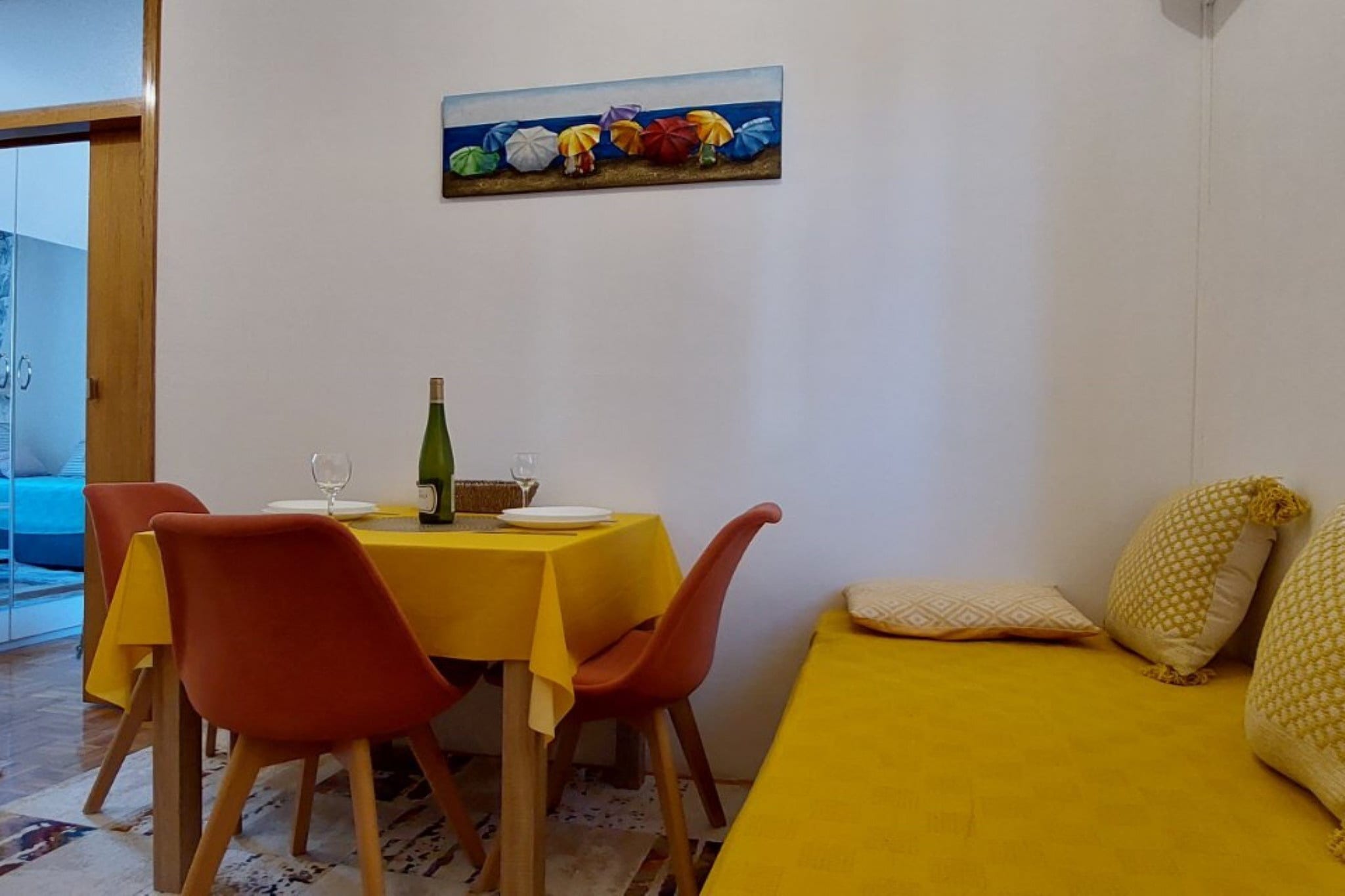 Charming Crikvenica Beachfront Apartment - One Bedroom Apartment-Esszimmer