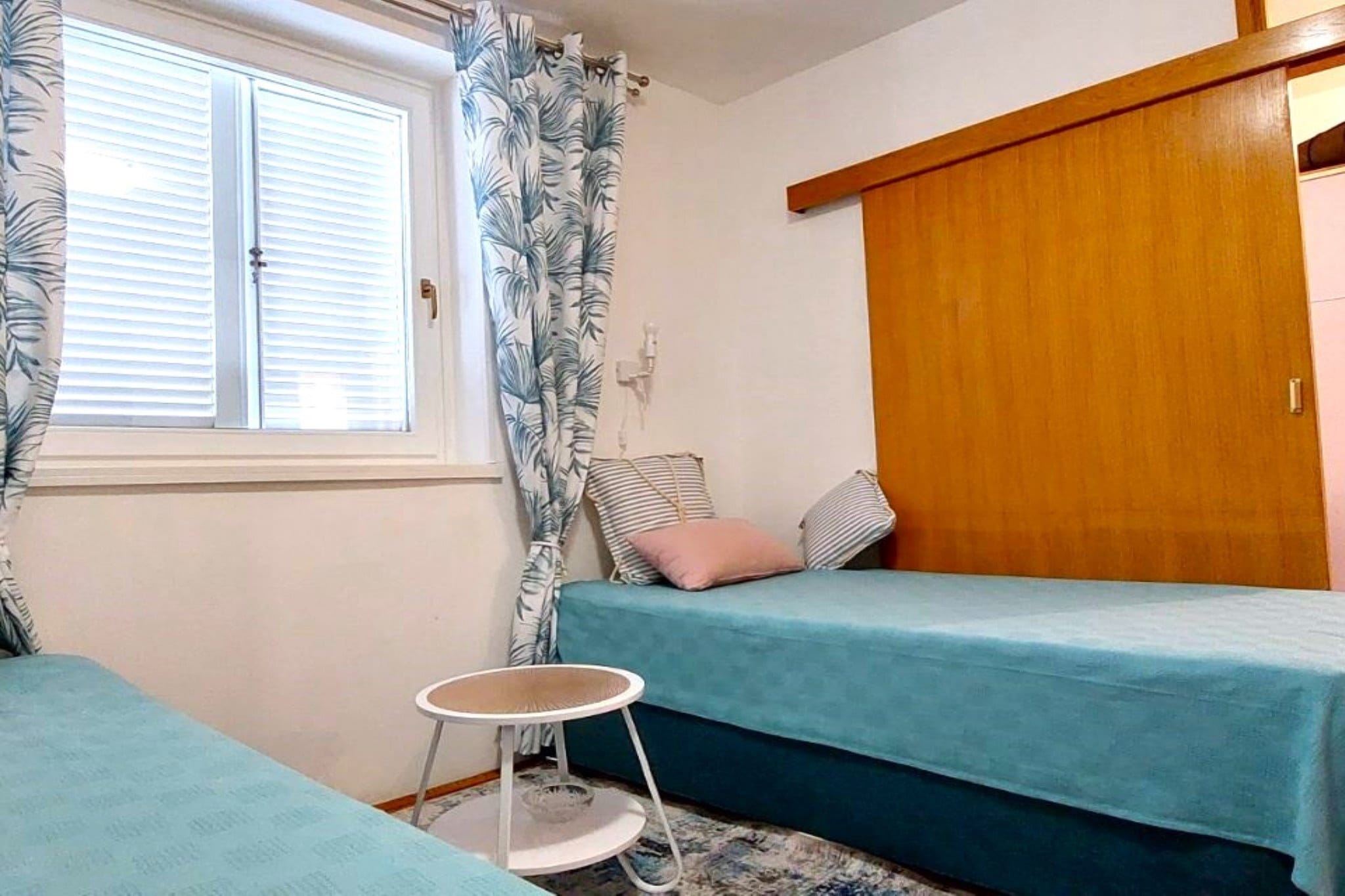 Charming Crikvenica Beachfront Apartment - One Bedroom Apartment-Schlafzimmer