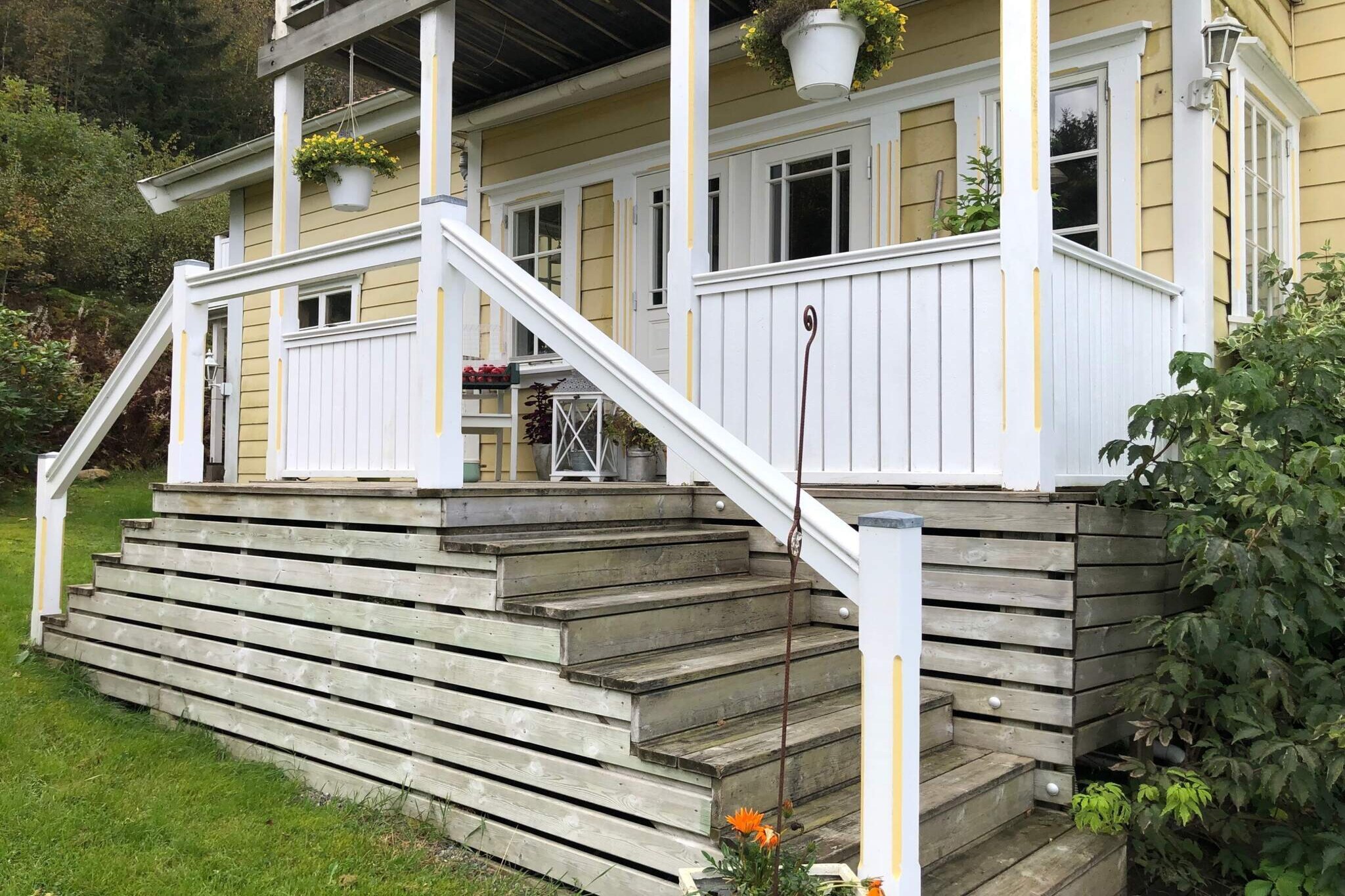 Internet Access DSL, Kitchen(stove(induction), coffee machine, oven, microwave, dishwasher, fridge-freezer, water from well), Living/bed room(TV, netflix), bedroom(double bed), bedroom(double bed), bedroom(single bed), bedroom(single bed), bathroom(washbasin, shower, toilet), bathroom(bath tub, washbasin, shower, toilet), sauna(indoor, 4 persons), heating(electric), parking, air to air heatpump