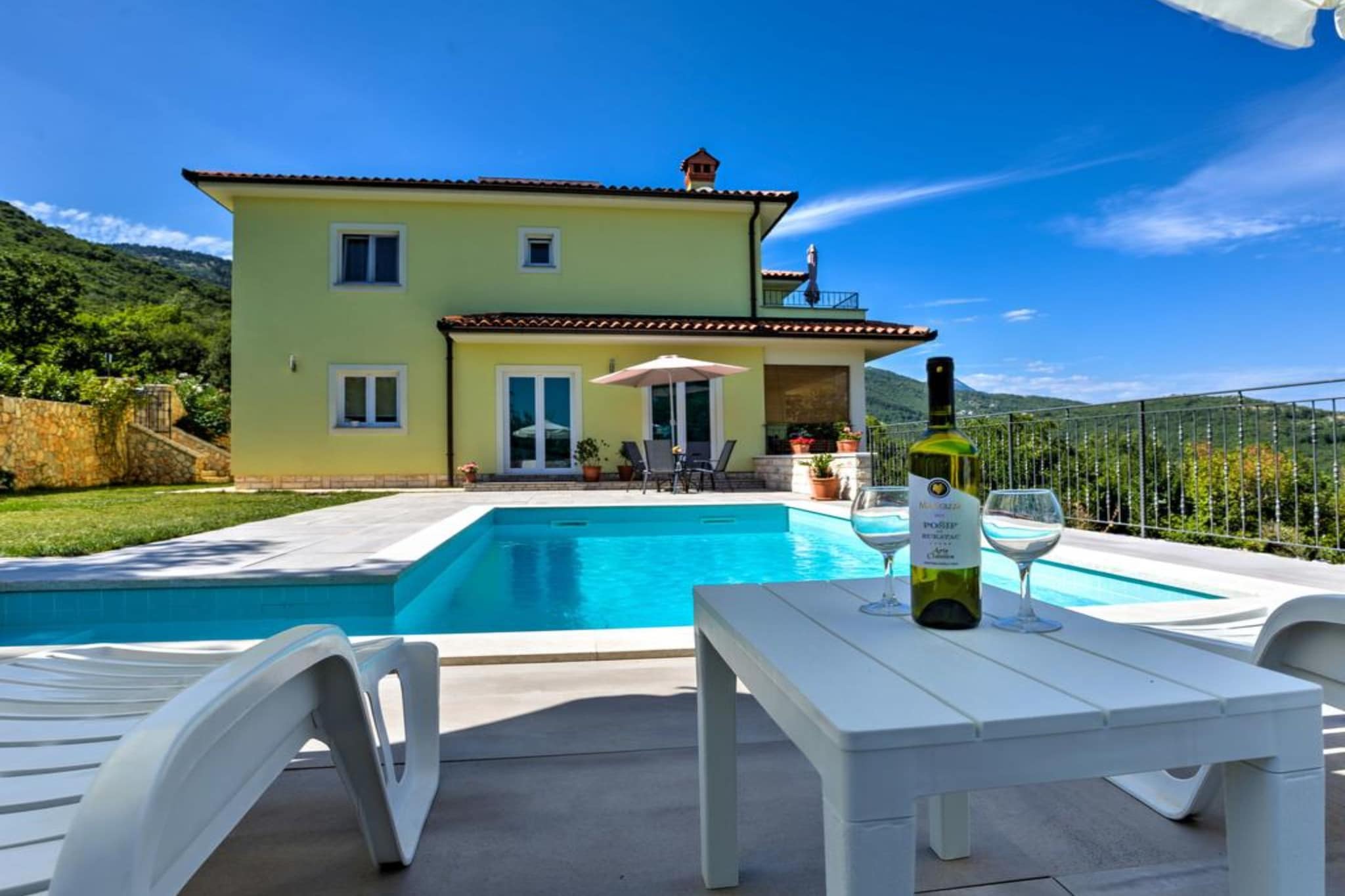 Wonderful Brsec Apartments with Sea View and Shared Pool - Standard One Bedroom Apartment with Balcony and Sea Views 1-Außenbereich