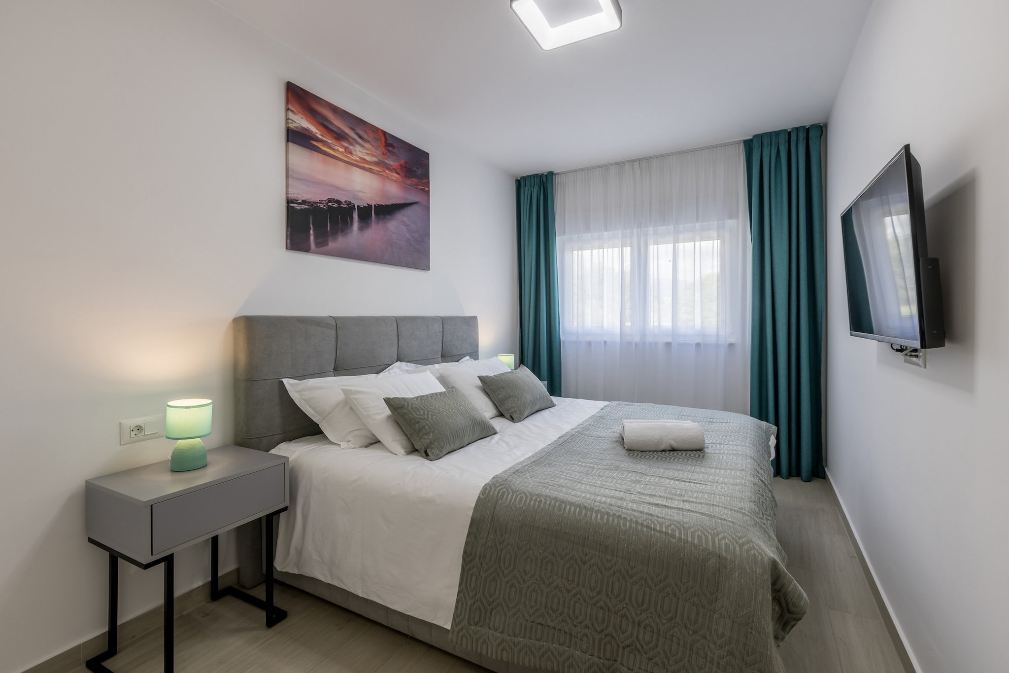 Scenic Kastel Luksic Apartments - Classic One Bedroom Apartment