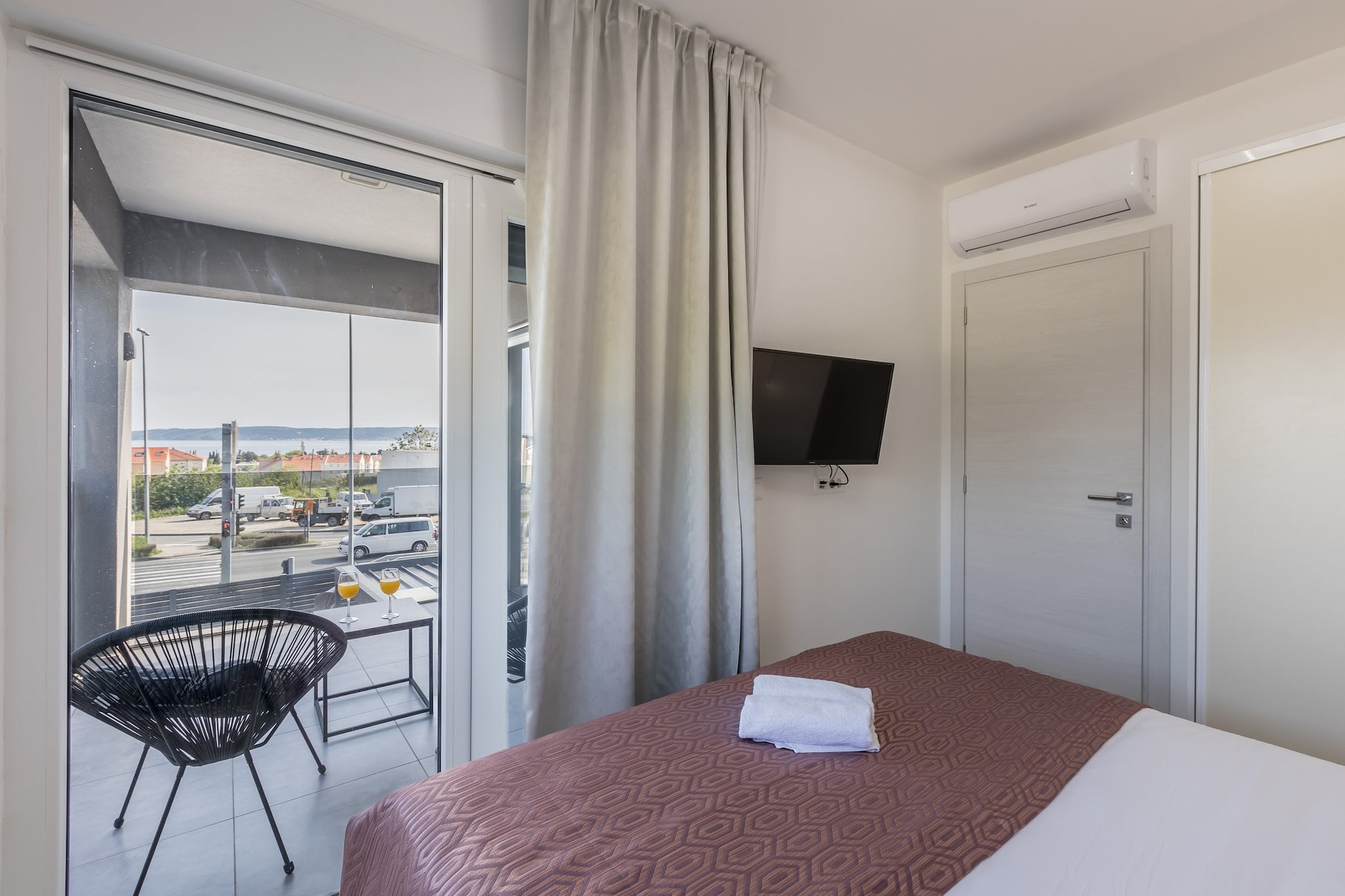 Scenic Kastel Luksic Apartments - Three Bedroom Apartment-Chambre