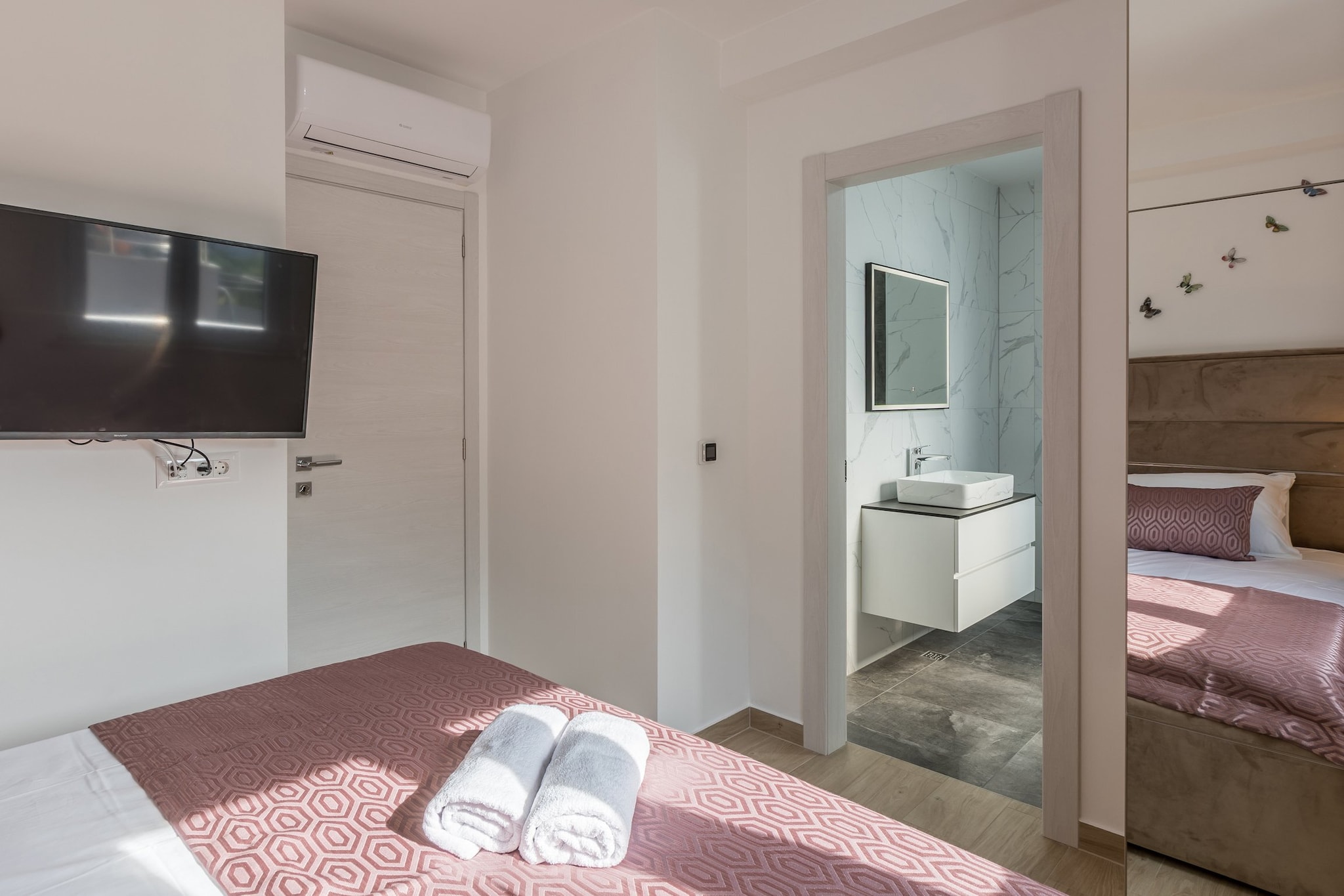 Scenic Kastel Luksic Apartments - Three Bedroom Apartment-Chambre