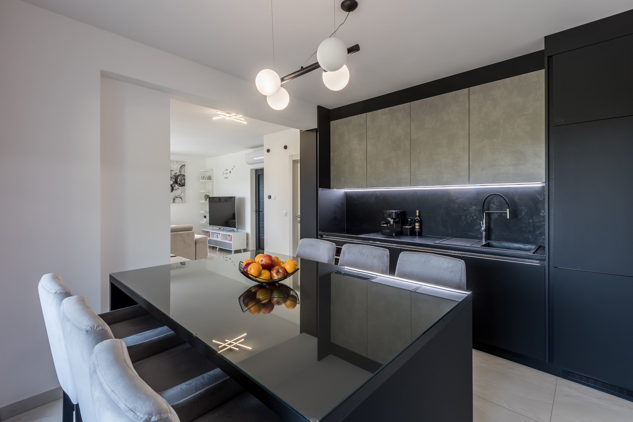 Scenic Kastel Luksic Apartments - Three Bedroom Apartment-Cuisine