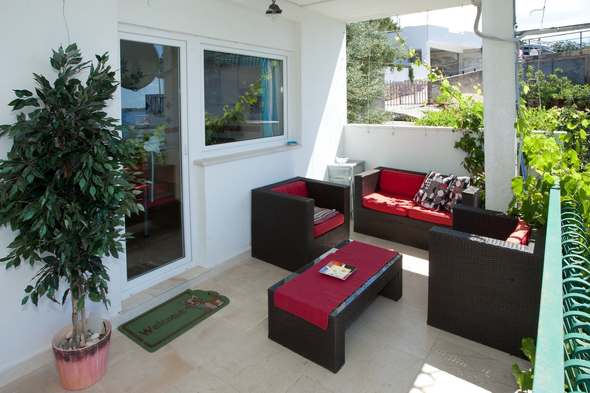 Wonderful Visinisce Apartments with Terrace and Sea Views - Standard Three Bedroom Apartment (Owner 2)-Terrace