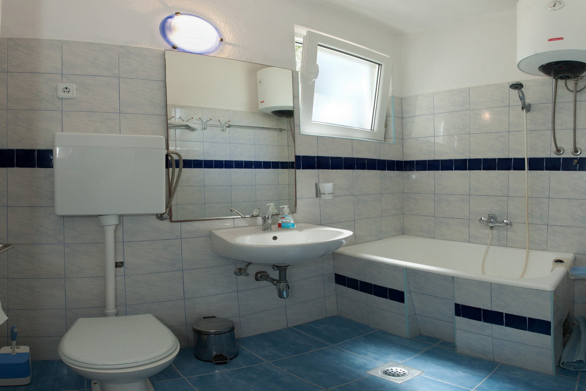 Wonderful Visinisce Apartments with Terrace and Sea Views - Standard Three Bedroom Apartment (Owner 2)-Bathroom