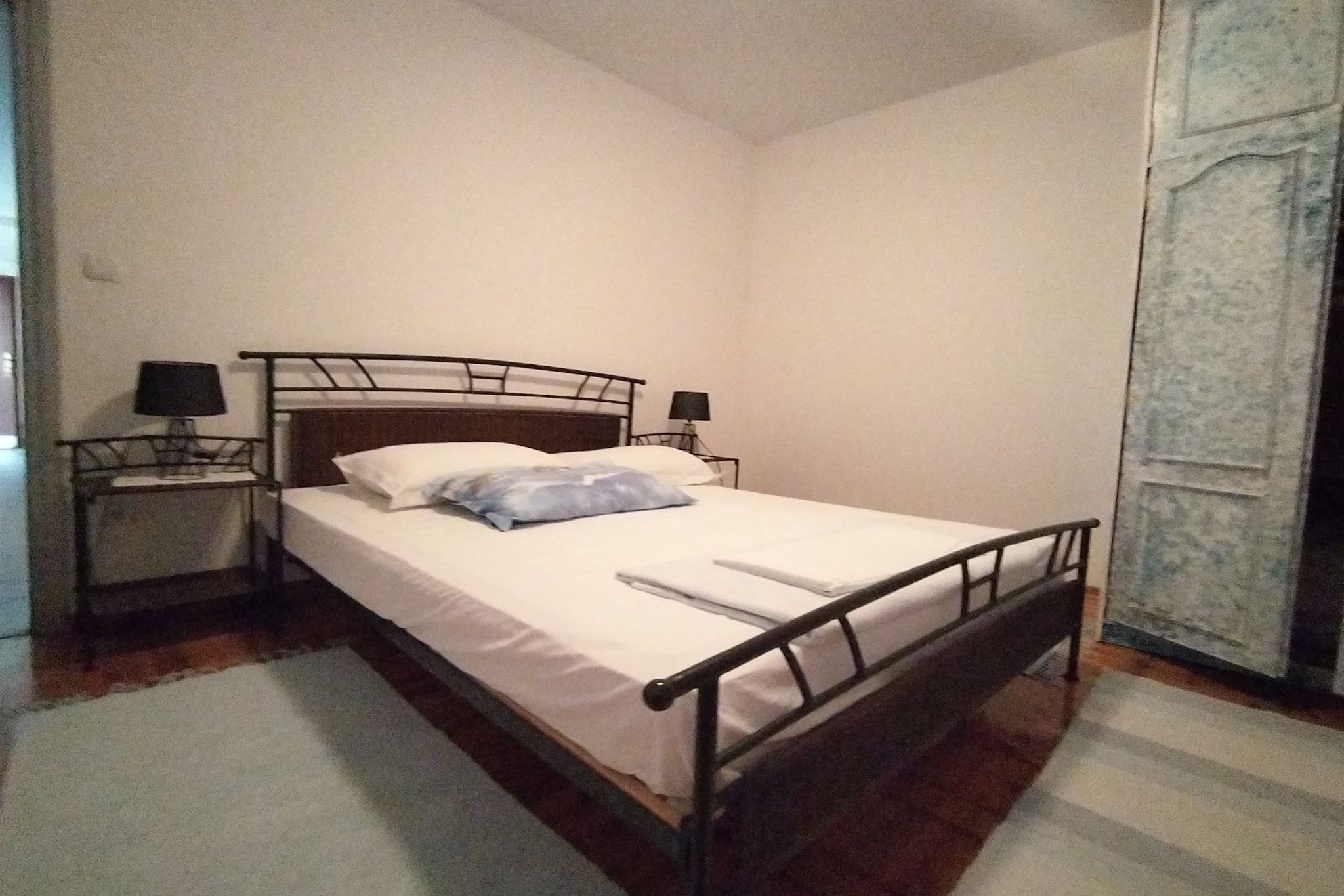 Two Bedroom Apartment with Sea View-Slaapkamer