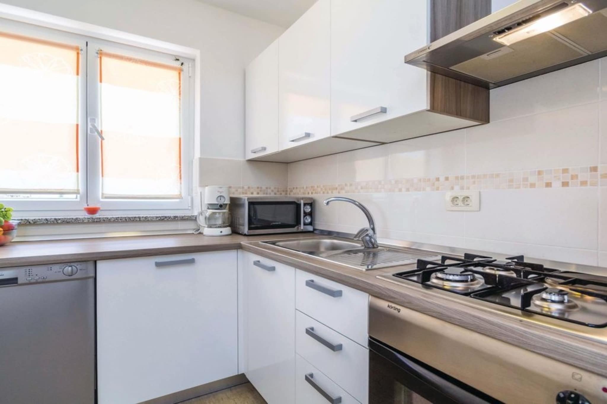 Cozy One Bedroom Apartment with Terrace - One Bedroom Apartment