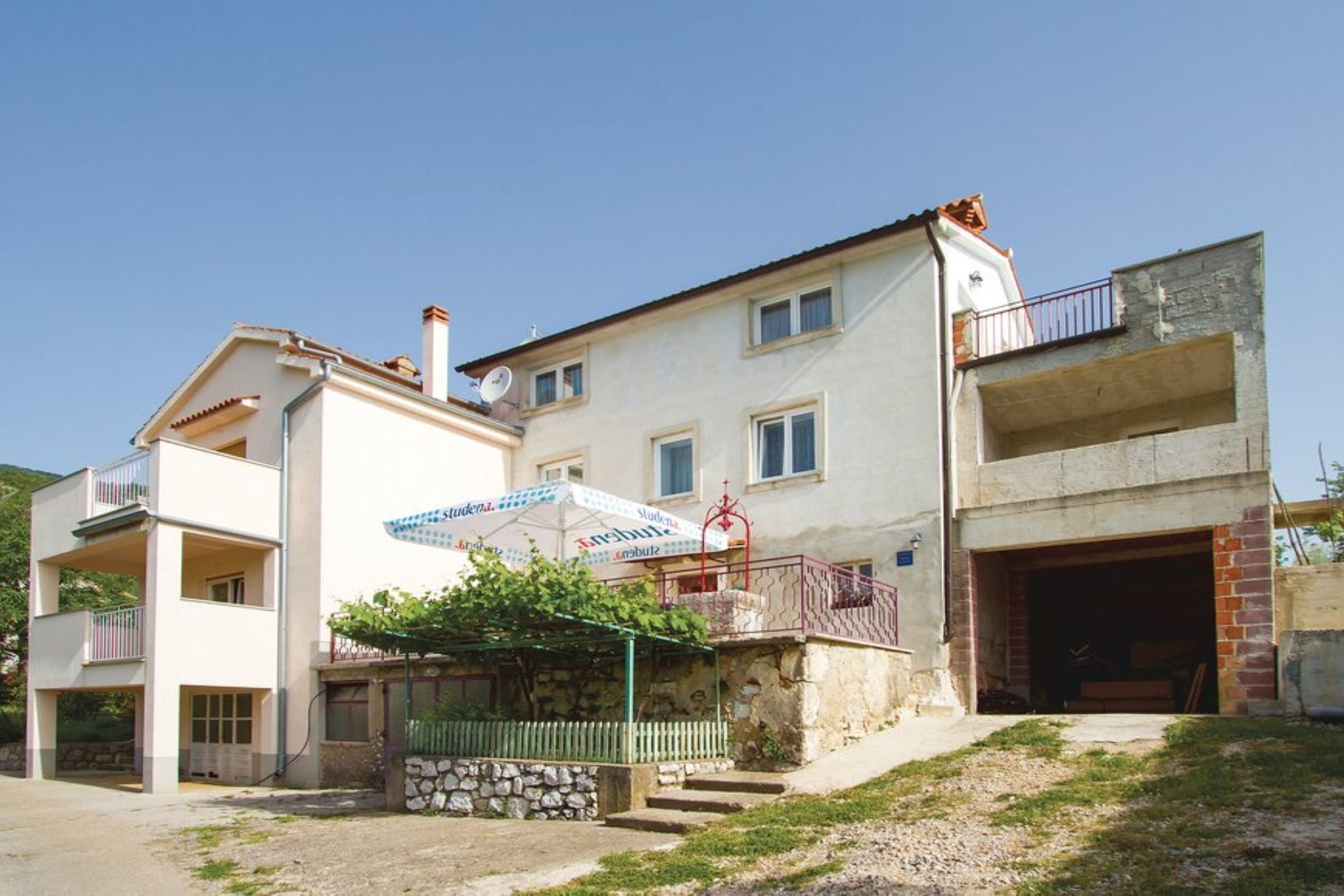 Scenic Seafront Brsec Apartment - Three Bedroom Apartment  with Terrace-Outdoor