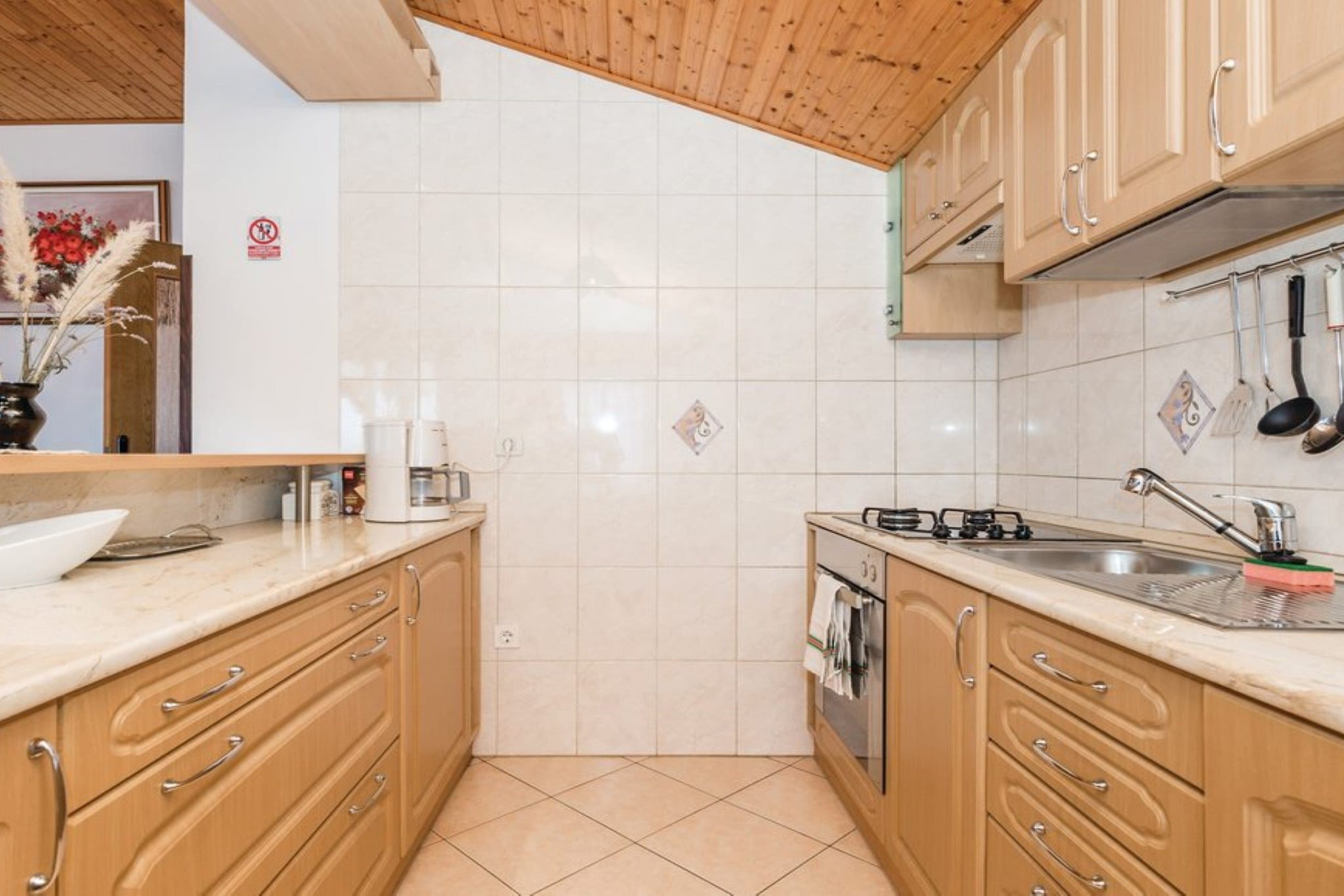 Scenic Seafront Brsec Apartment - Three Bedroom Apartment  with Terrace-Kitchen