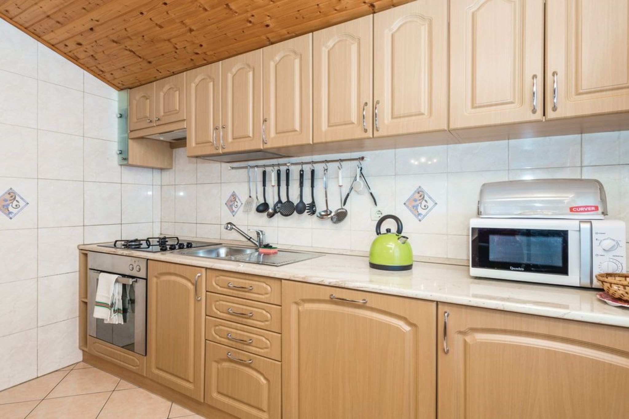 Scenic Seafront Brsec Apartment - Three Bedroom Apartment  with Terrace-Kitchen