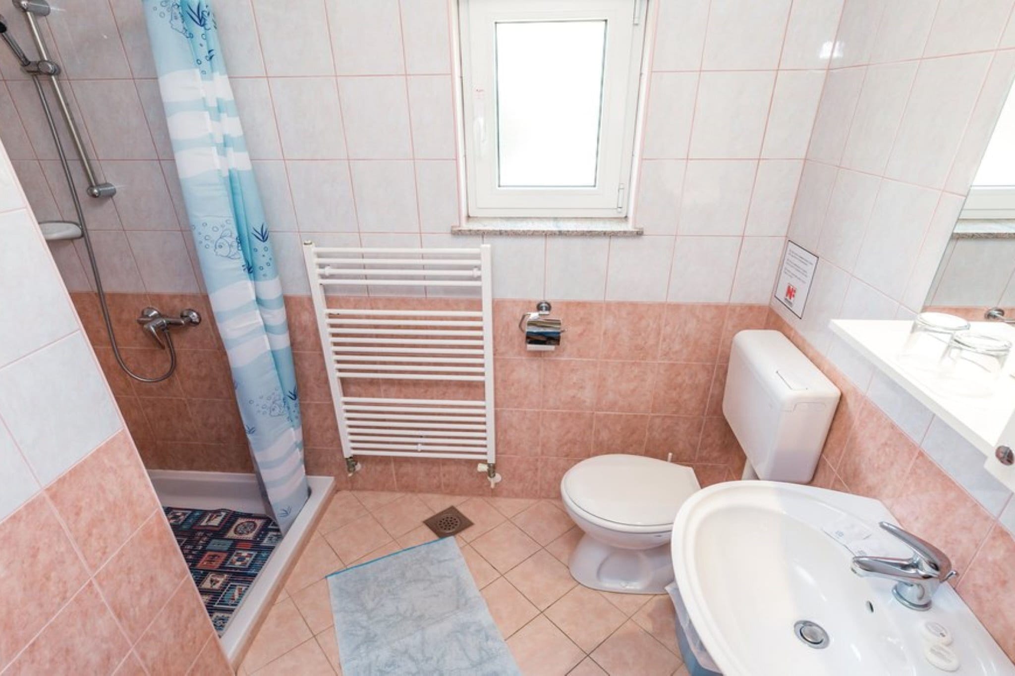 Scenic Seafront Brsec Apartment - Three Bedroom Apartment  with Terrace-Bathroom