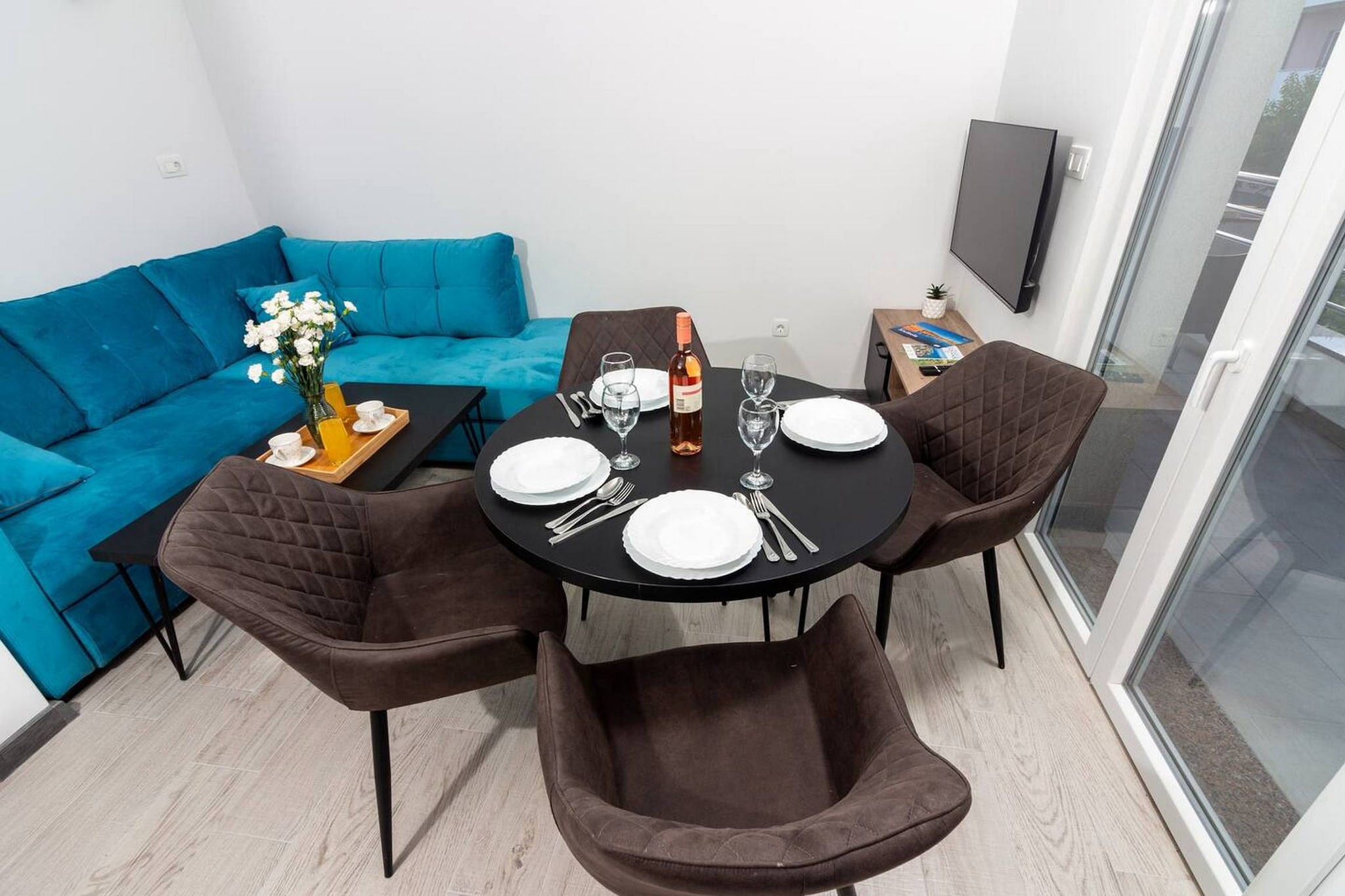 Modern Apartments with Private Balcony - Deluxe One Bedroom Apartment (Owner S3)