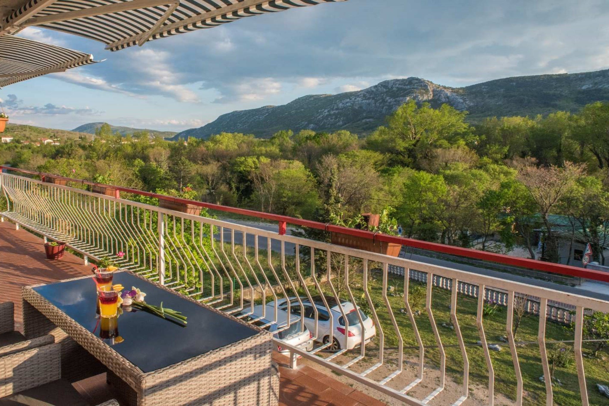 Chic Apartment Tribalj with Private Balcony - One Bedroom Apartment-Balcon-terrasse