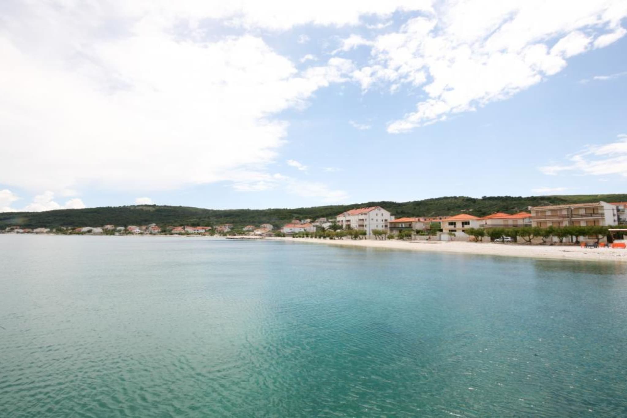 Spacious Beachfront Apartment Ciovo - Four Bedroom Apartment with Sea View-Extérieur
