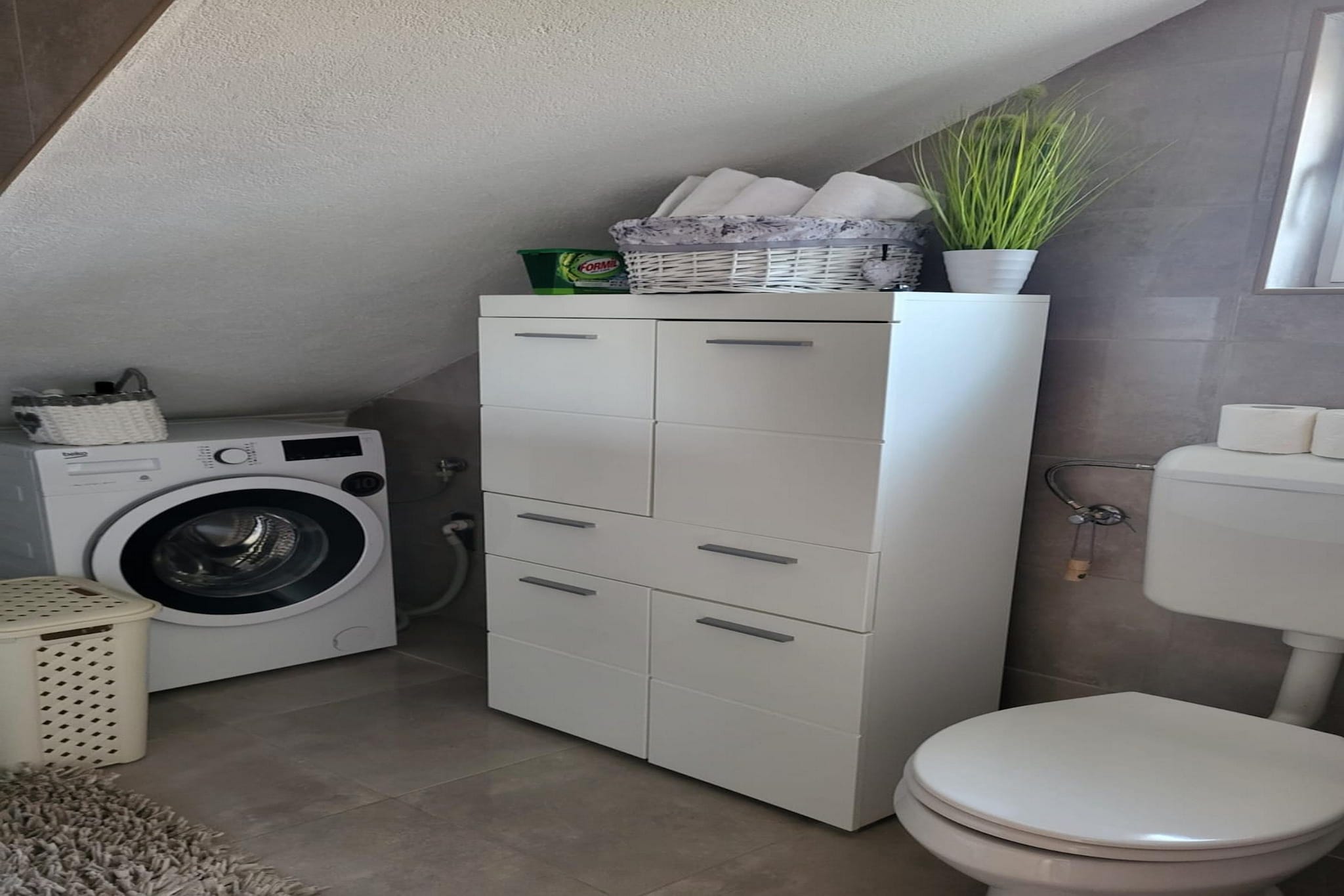 Elegant Trogir Apartment with Garden Terrace - Two Bedroom Apartment-Bathroom