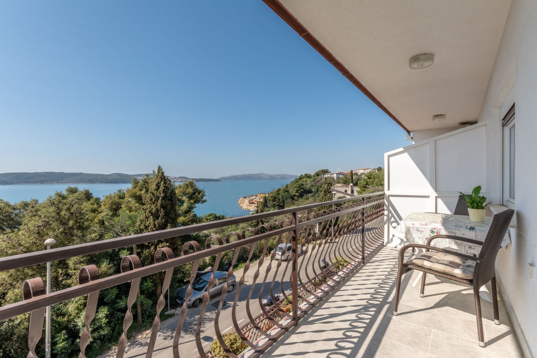 Charming Trogir Apartments with Balcony - Comfort One Bedroom Apartment with Balcony-Terrace balcony