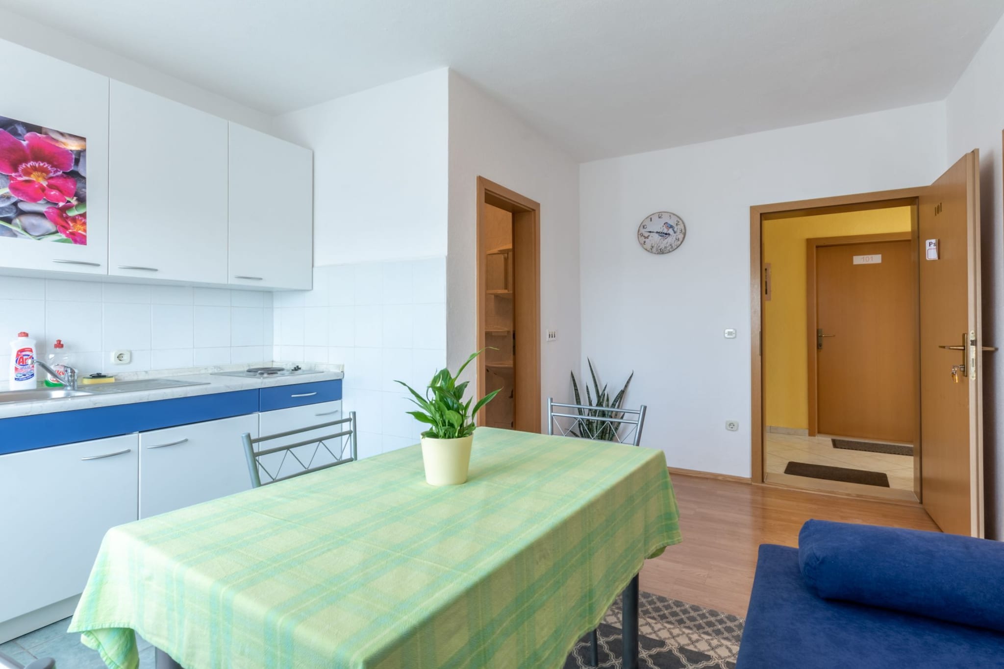 Charming Trogir Apartments with Balcony - Comfort One Bedroom Apartment with Balcony-Kitchen