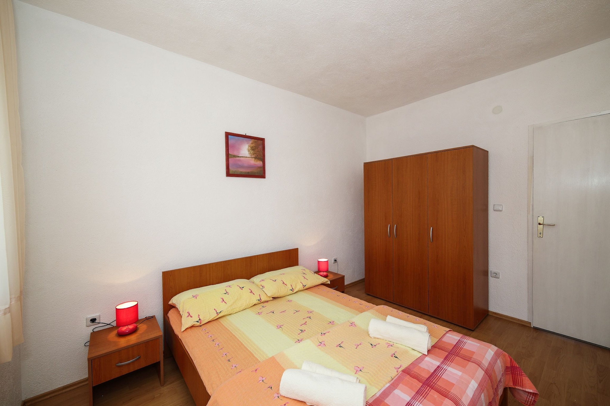 Cozy Beachfront Holiday Home Slatine - Five Bedroom Holiday Home with Terrace and Sea View-Chambre