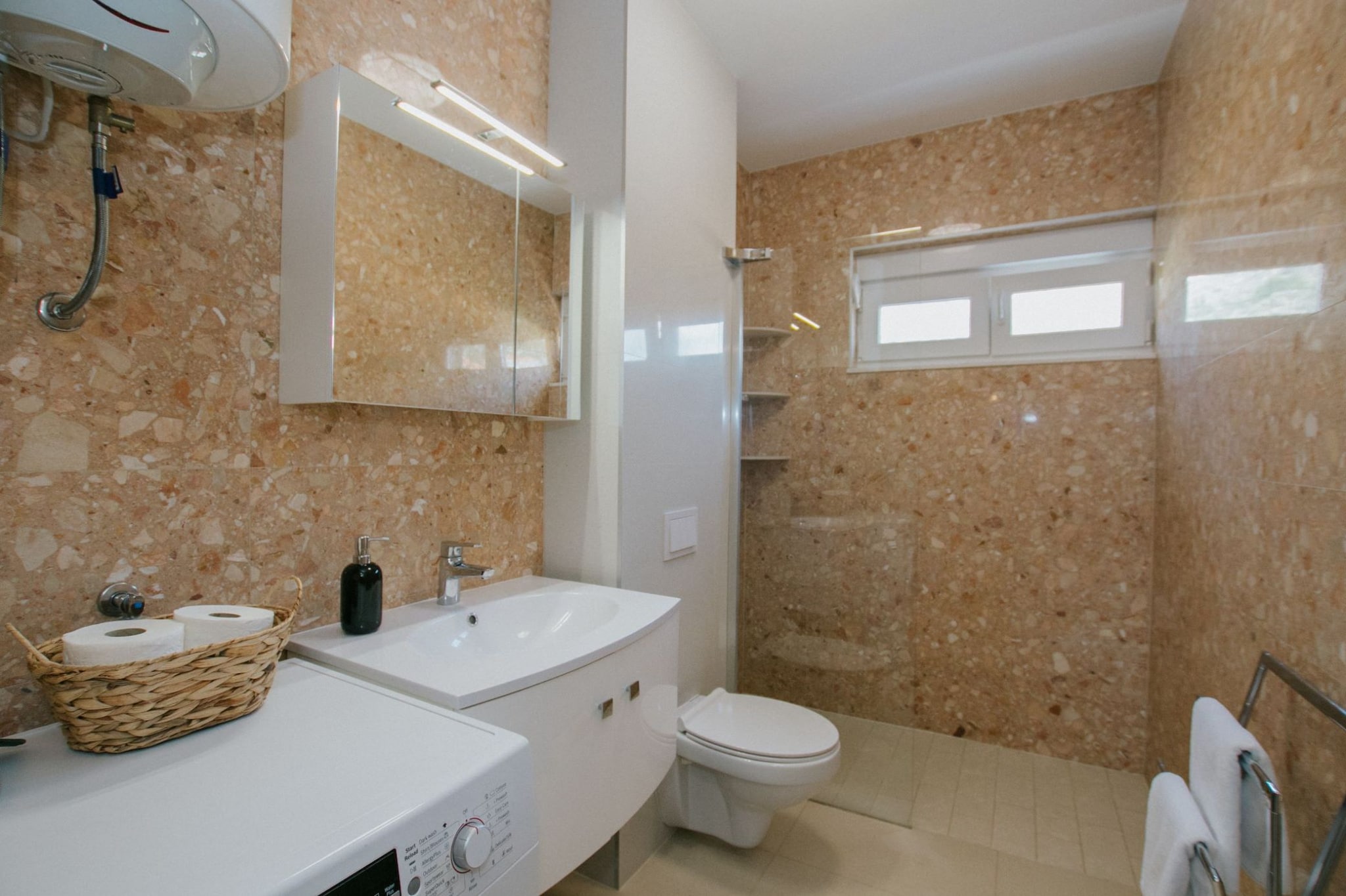 Scenic Sea View Apartment Trogir - Two Bedroom Apartment with Balcony and Sea View-Bathroom