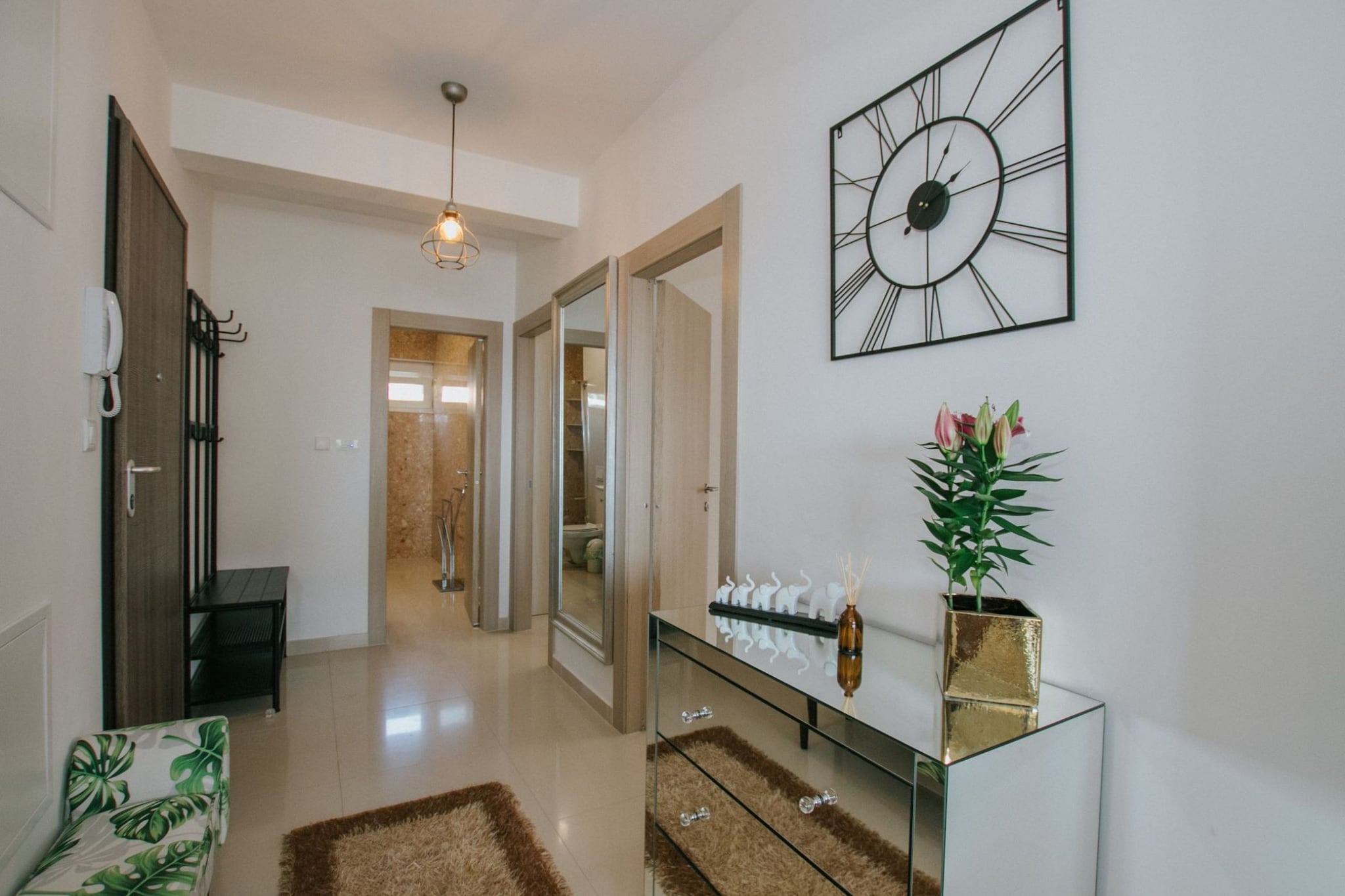 Scenic Sea View Apartment Trogir - Two Bedroom Apartment with Balcony and Sea View-Indoor