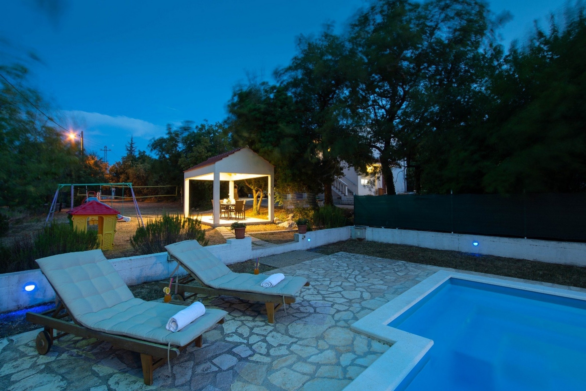 Spacious Prgomet Retreat with Private Pool, Fitness Centre, and Garden - Three Bedroom Villa-Pool