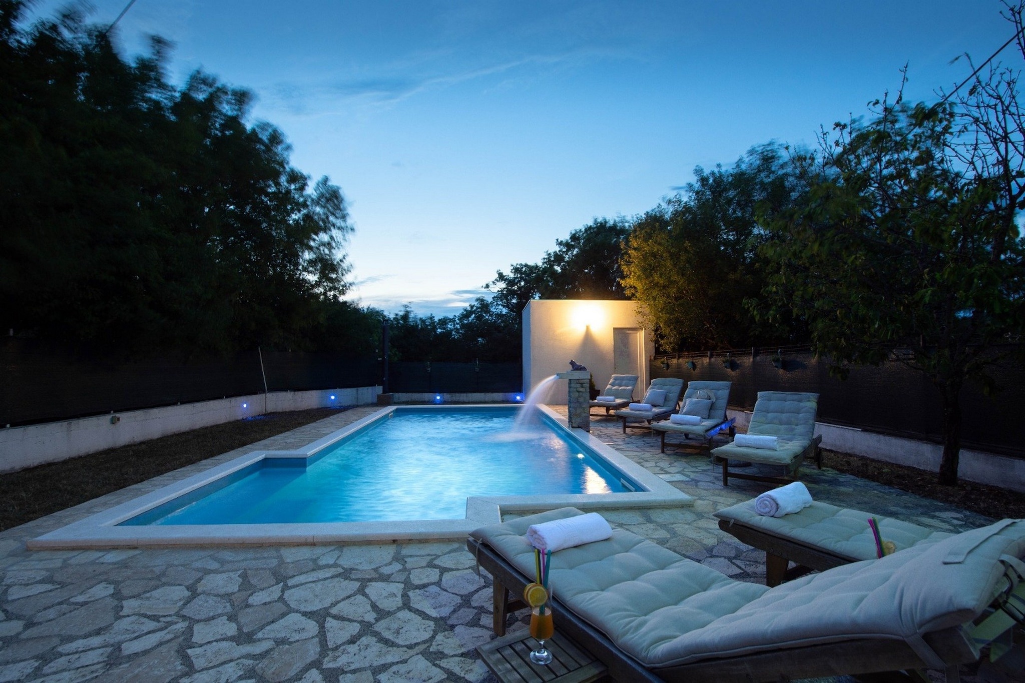 Spacious Prgomet Retreat with Private Pool, Fitness Centre, and Garden - Three Bedroom Villa-Pool