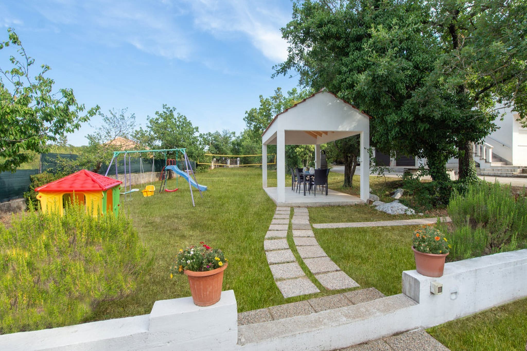 Spacious Prgomet Retreat with Private Pool, Fitness Centre, and Garden - Three Bedroom Villa-Gardens summer