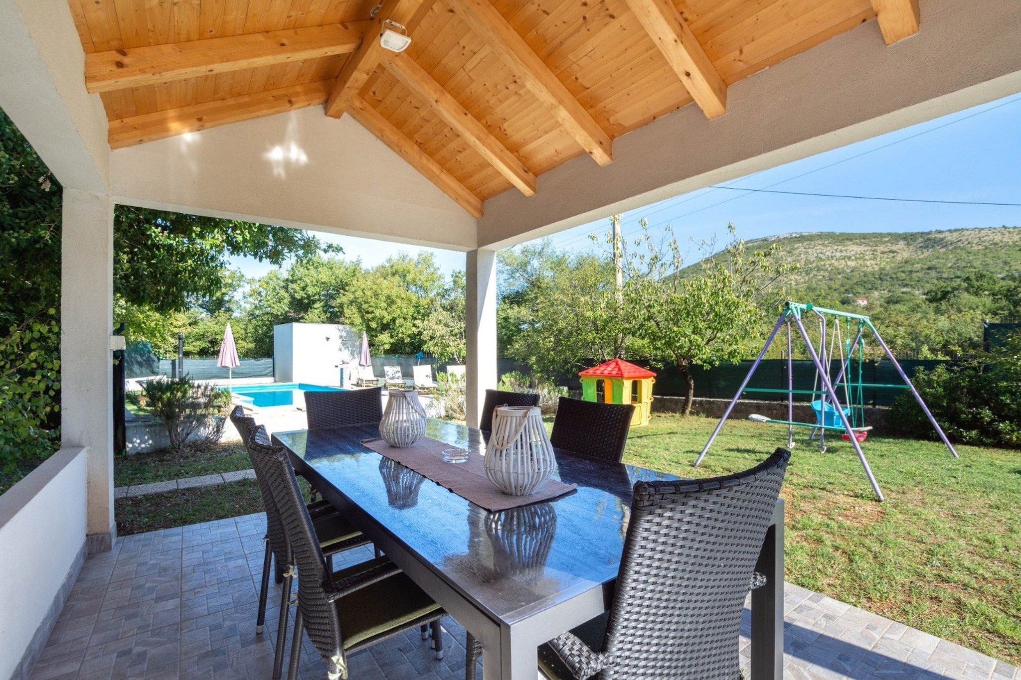 Spacious Prgomet Retreat with Private Pool, Fitness Centre, and Garden - Three Bedroom Villa-Gardens summer