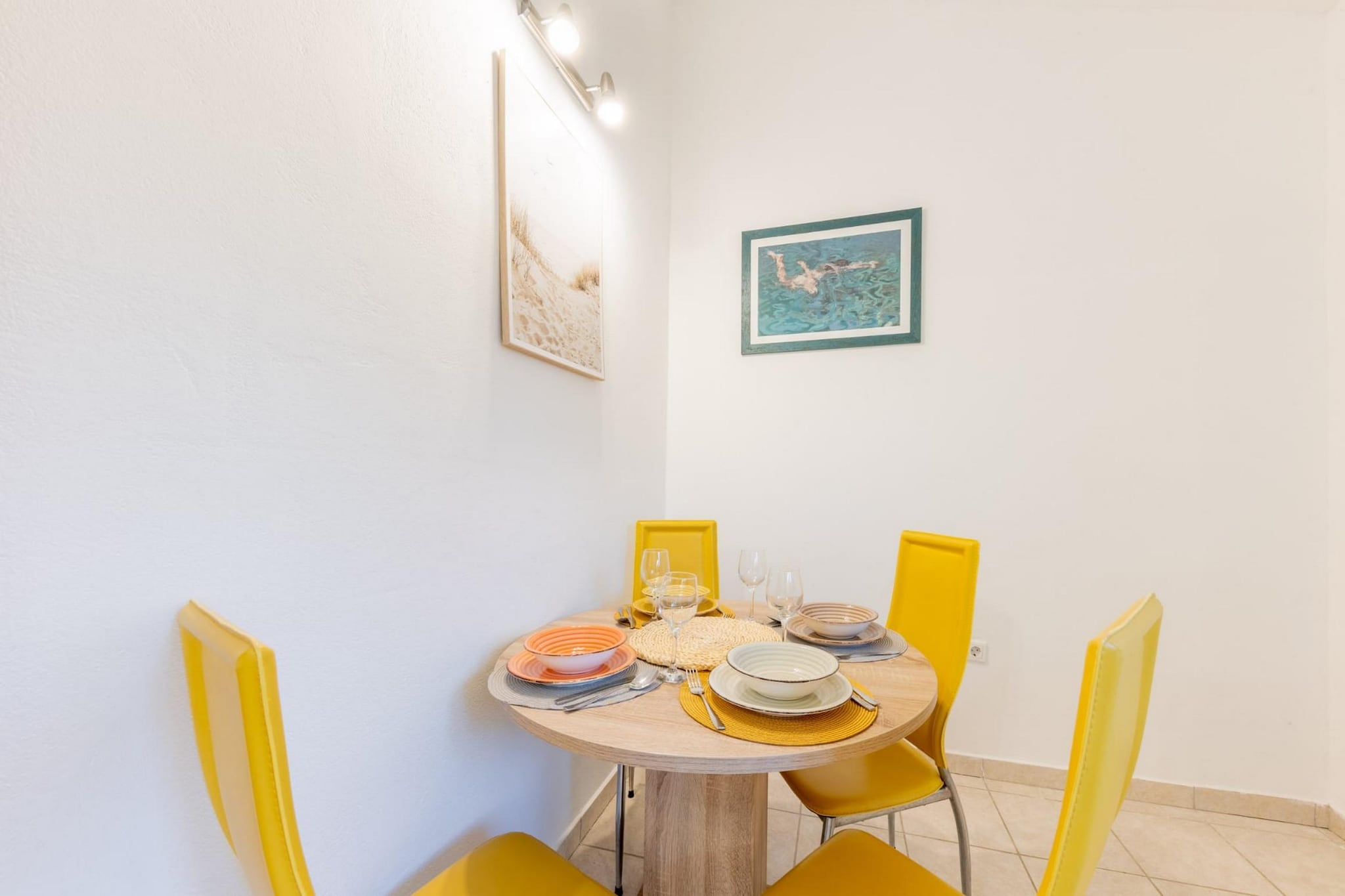 Spacious Prgomet Retreat with Private Pool, Fitness Centre, and Garden - Three Bedroom Villa-Dining room