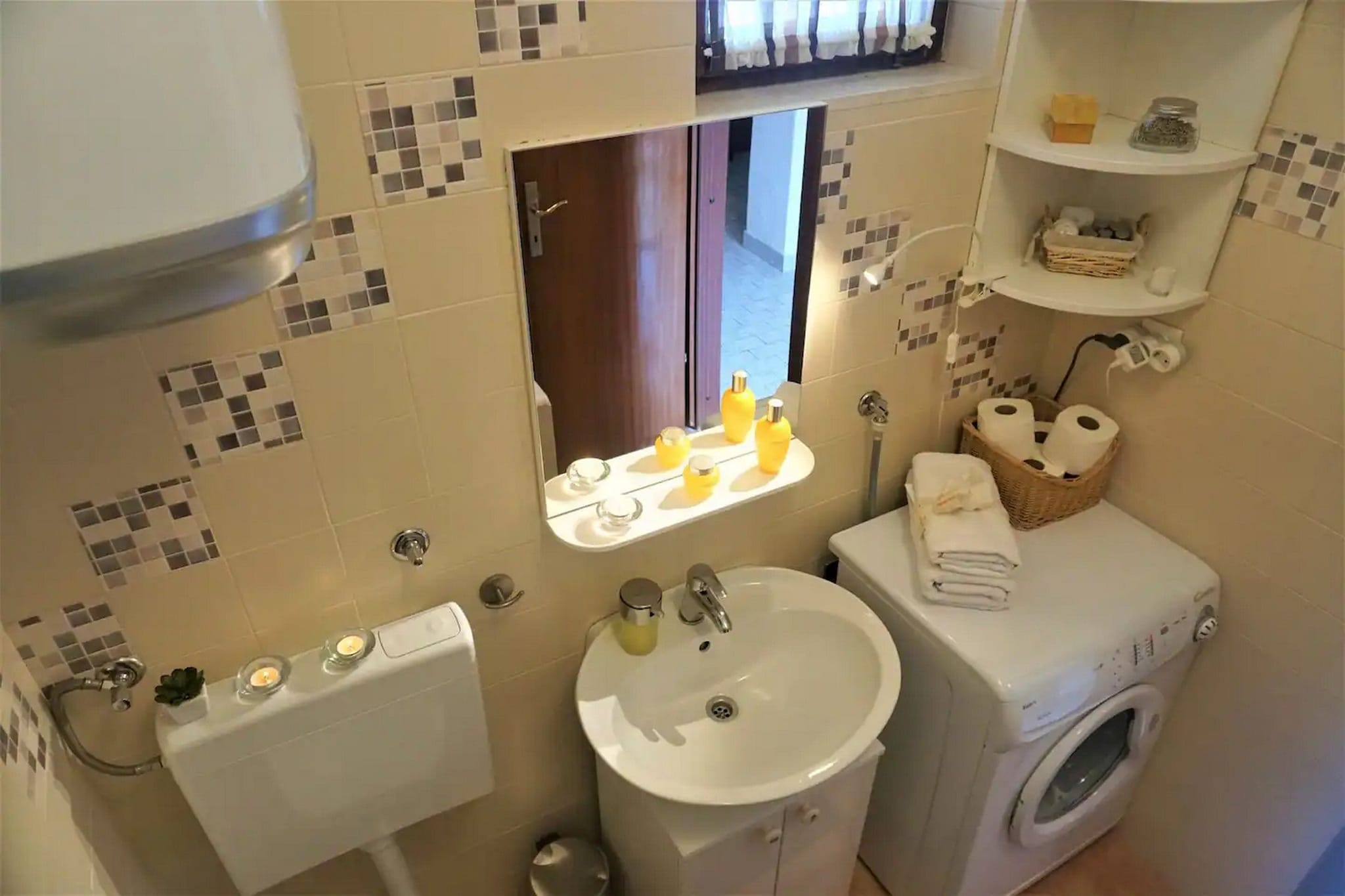 Modern Trogir Apartment with Private Patio, BBQ, and Close to Beach - Two Bedroom Apartment-Bathroom