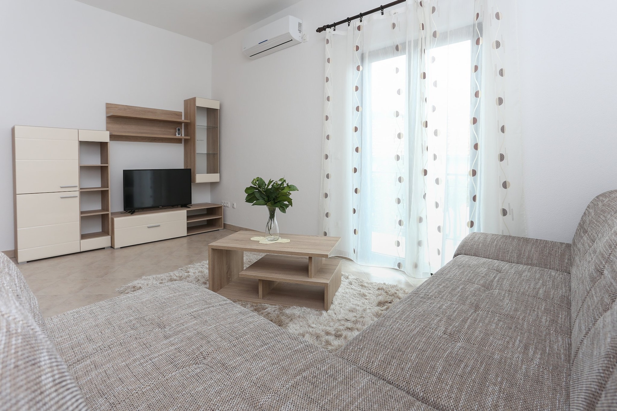 Sunny Elegant Apartments in Trogir - Standard Three Bedroom Apartment with Balcony (owner 2)-Salon