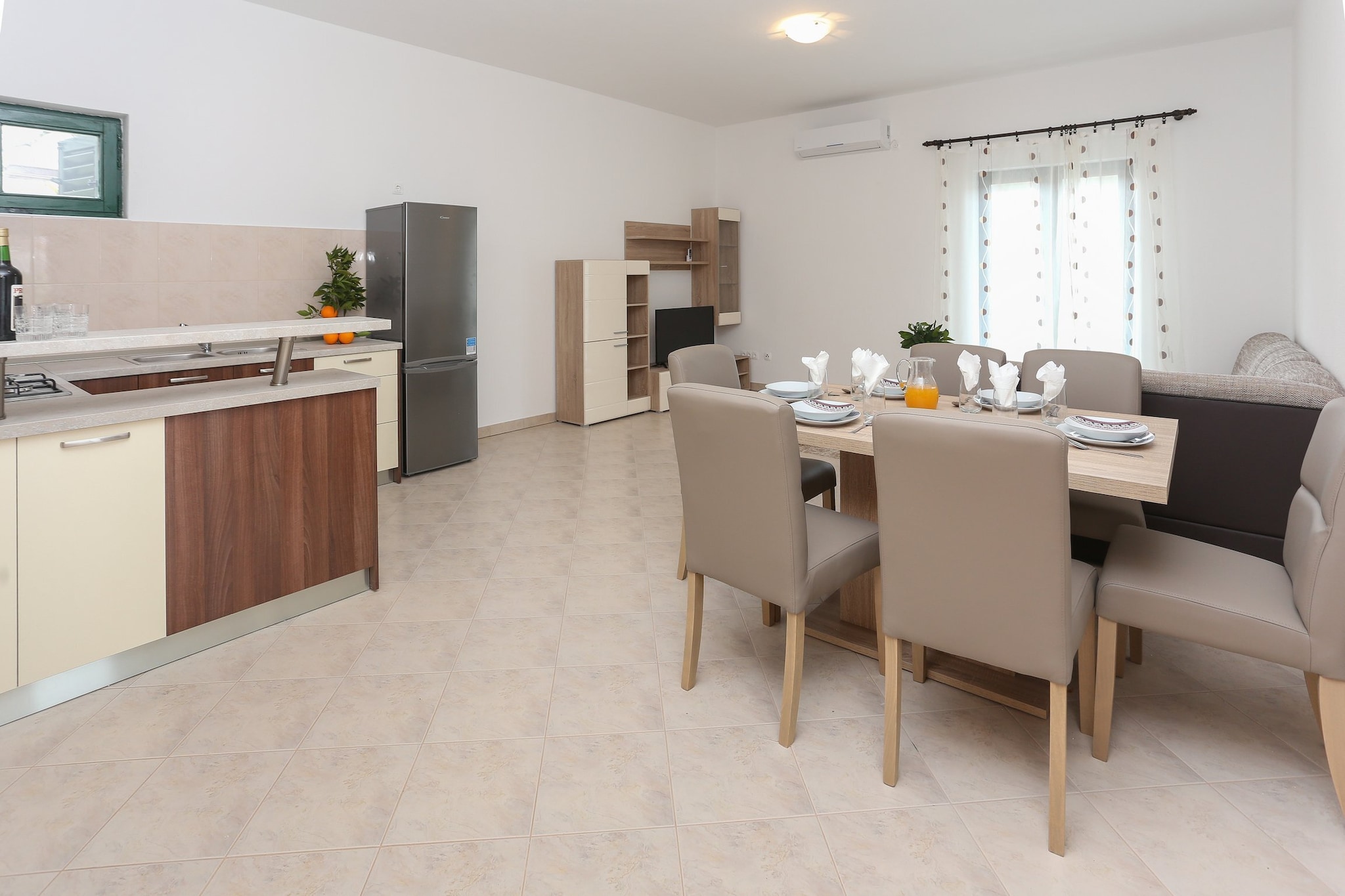 Sunny Elegant Apartments in Trogir - Standard Three Bedroom Apartment with Balcony (owner 2)-Salle à manger