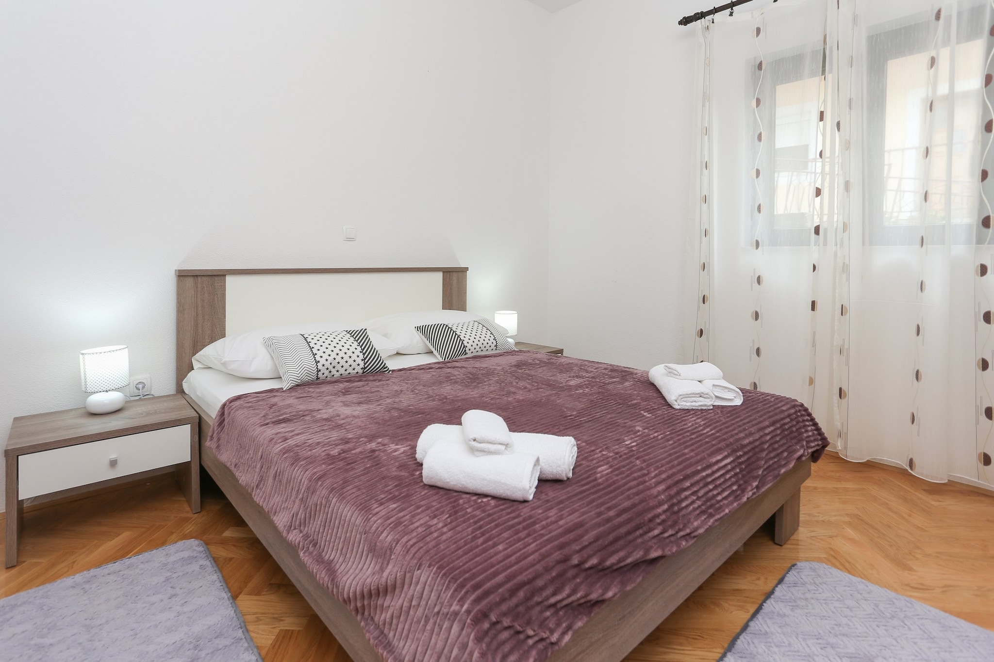 Sunny Elegant Apartments in Trogir - Standard Three Bedroom Apartment with Balcony (owner 2)-Chambre