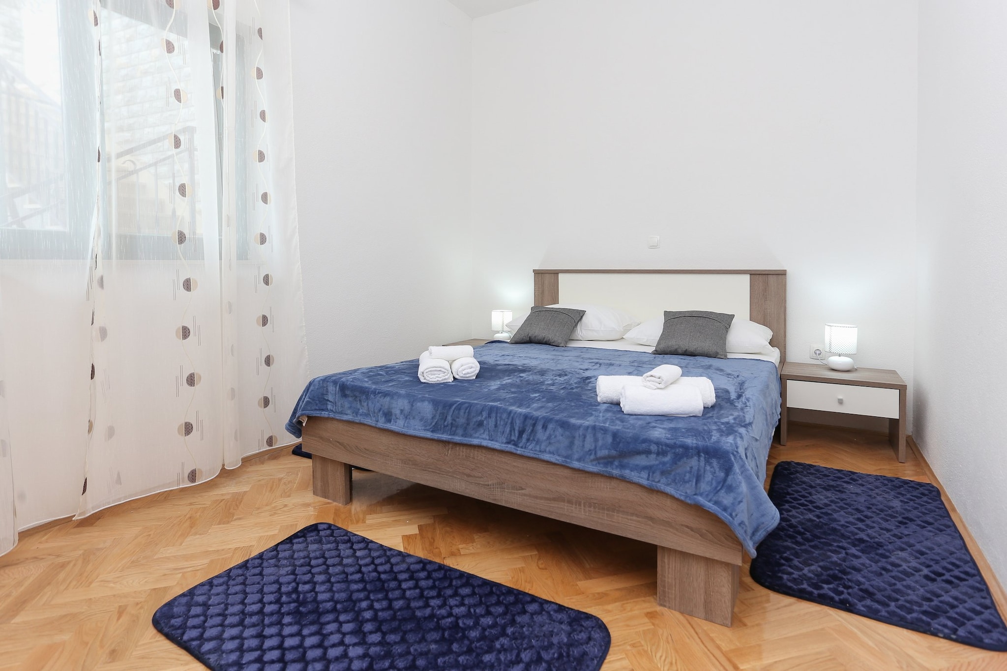 Sunny Elegant Apartments in Trogir - Standard Three Bedroom Apartment with Balcony (owner 2)-Chambre