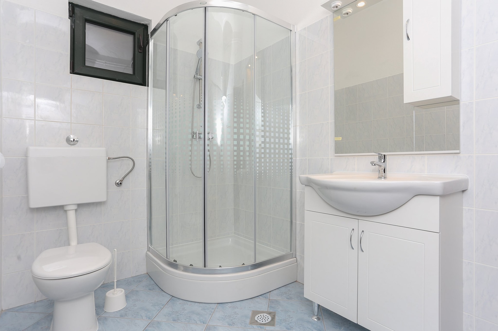 Sunny Elegant Apartments in Trogir - Standard Three Bedroom Apartment with Balcony (owner 2)-Salle de bain