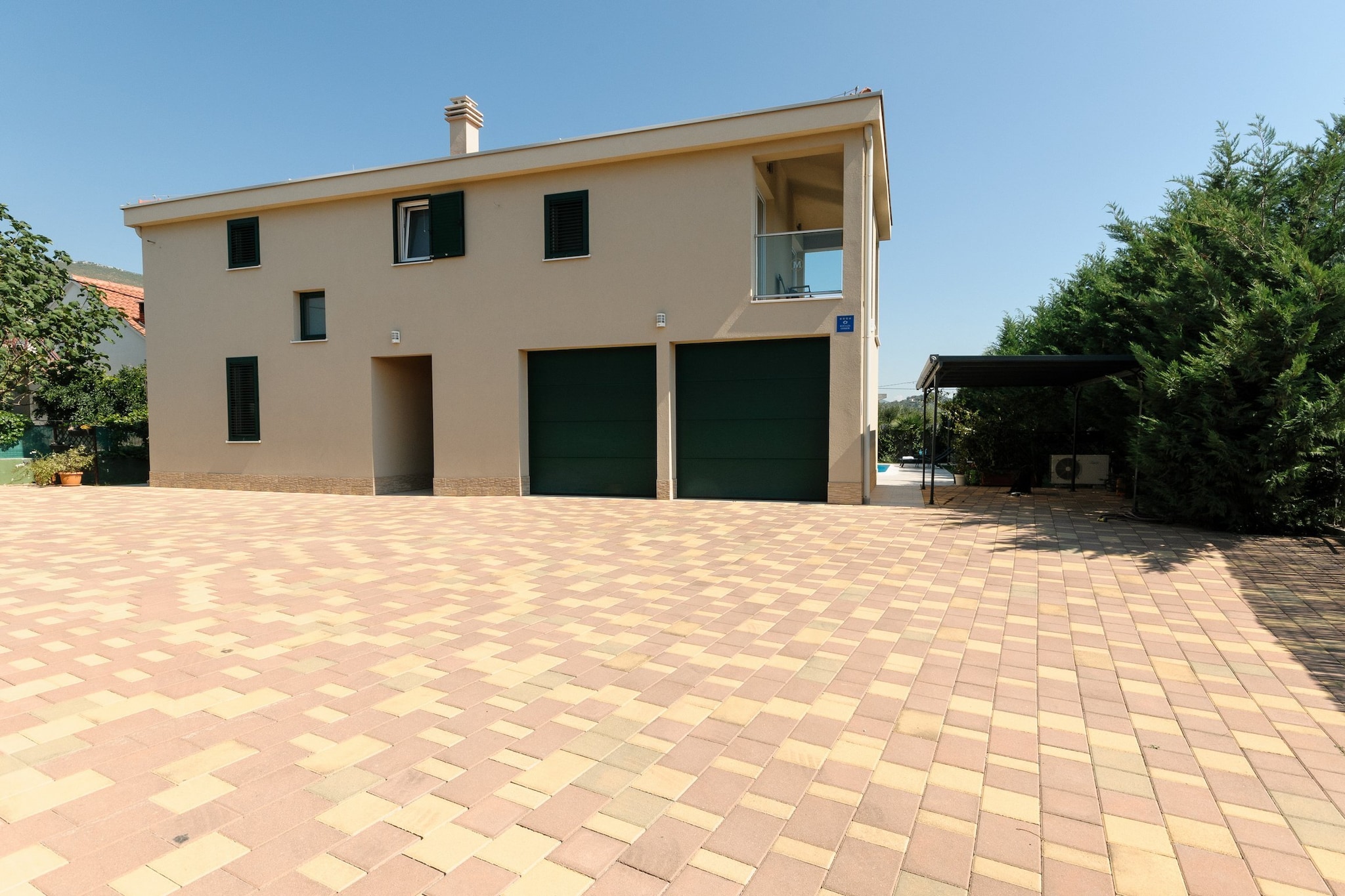 Luxury Villa with Heated Pool, Terrace, and Outdoor Amenities for Relaxation - Five Bedroom Villa