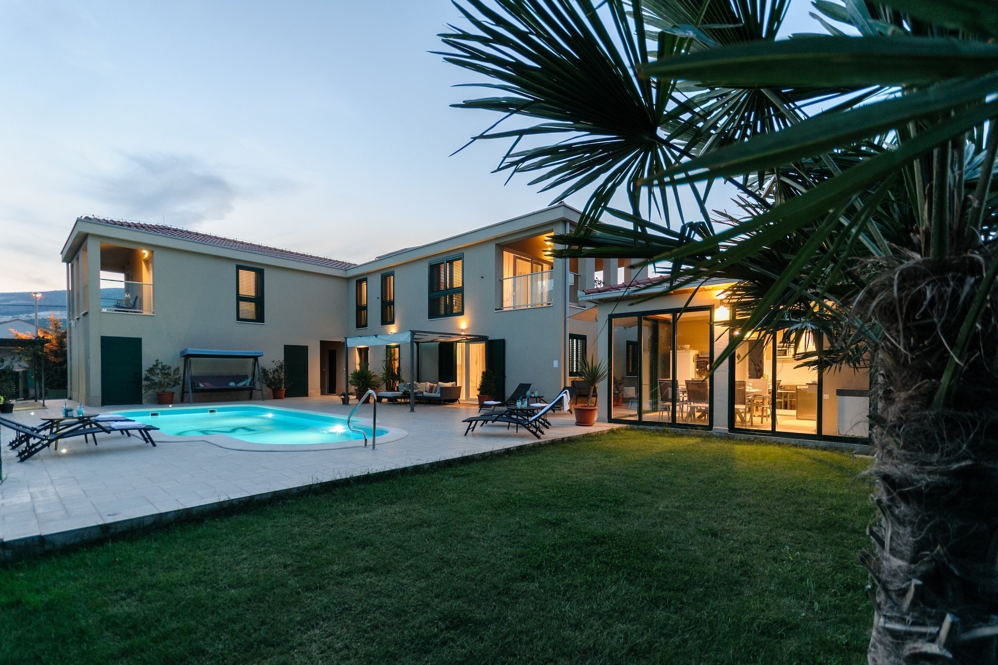 Luxury Villa with Heated Pool, Terrace, and Outdoor Amenities for Relaxation - Five Bedroom Villa-Outdoor