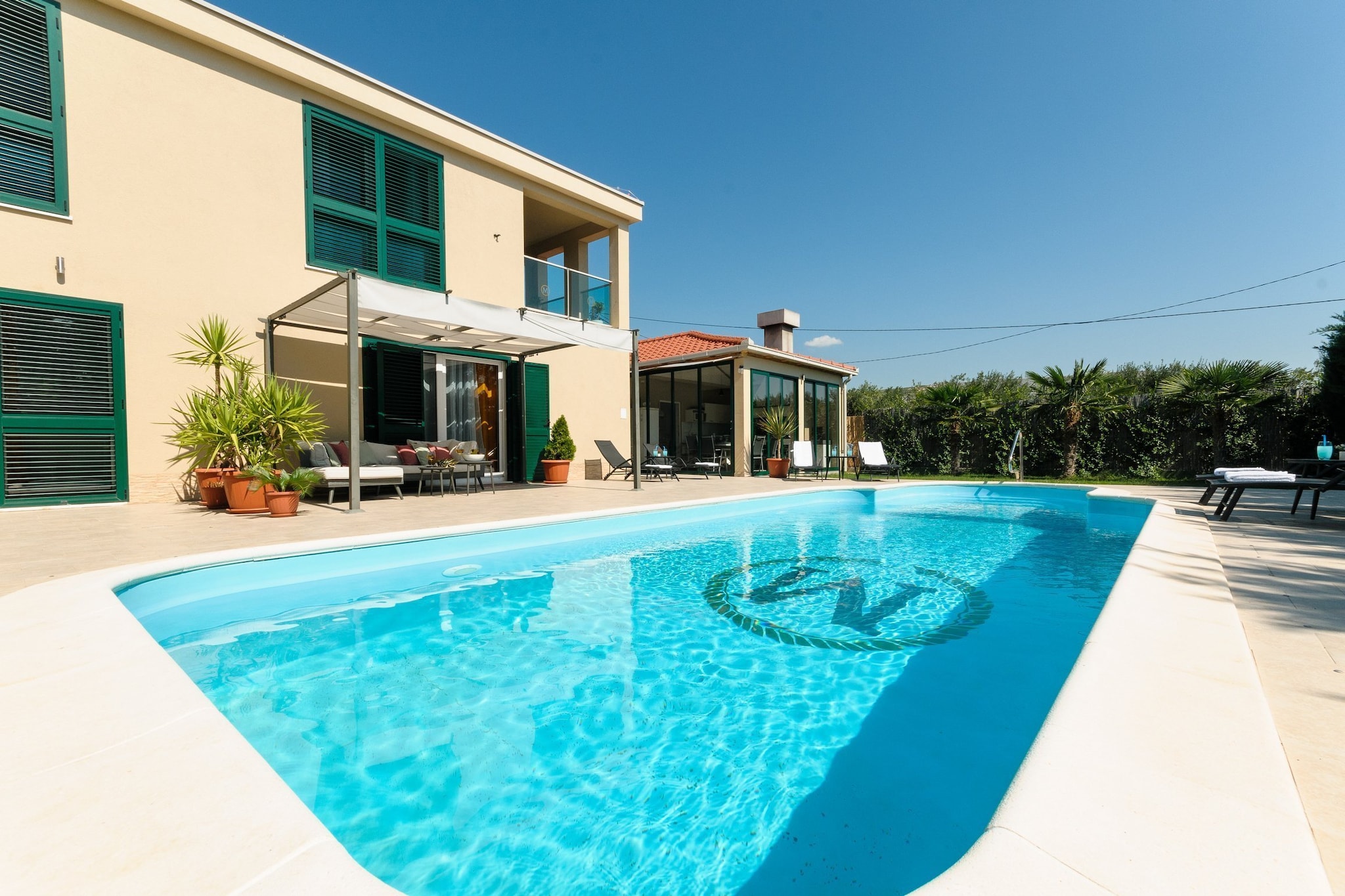 Luxury Villa with Heated Pool, Terrace, and Outdoor Amenities for Relaxation - Five Bedroom Villa-Pool