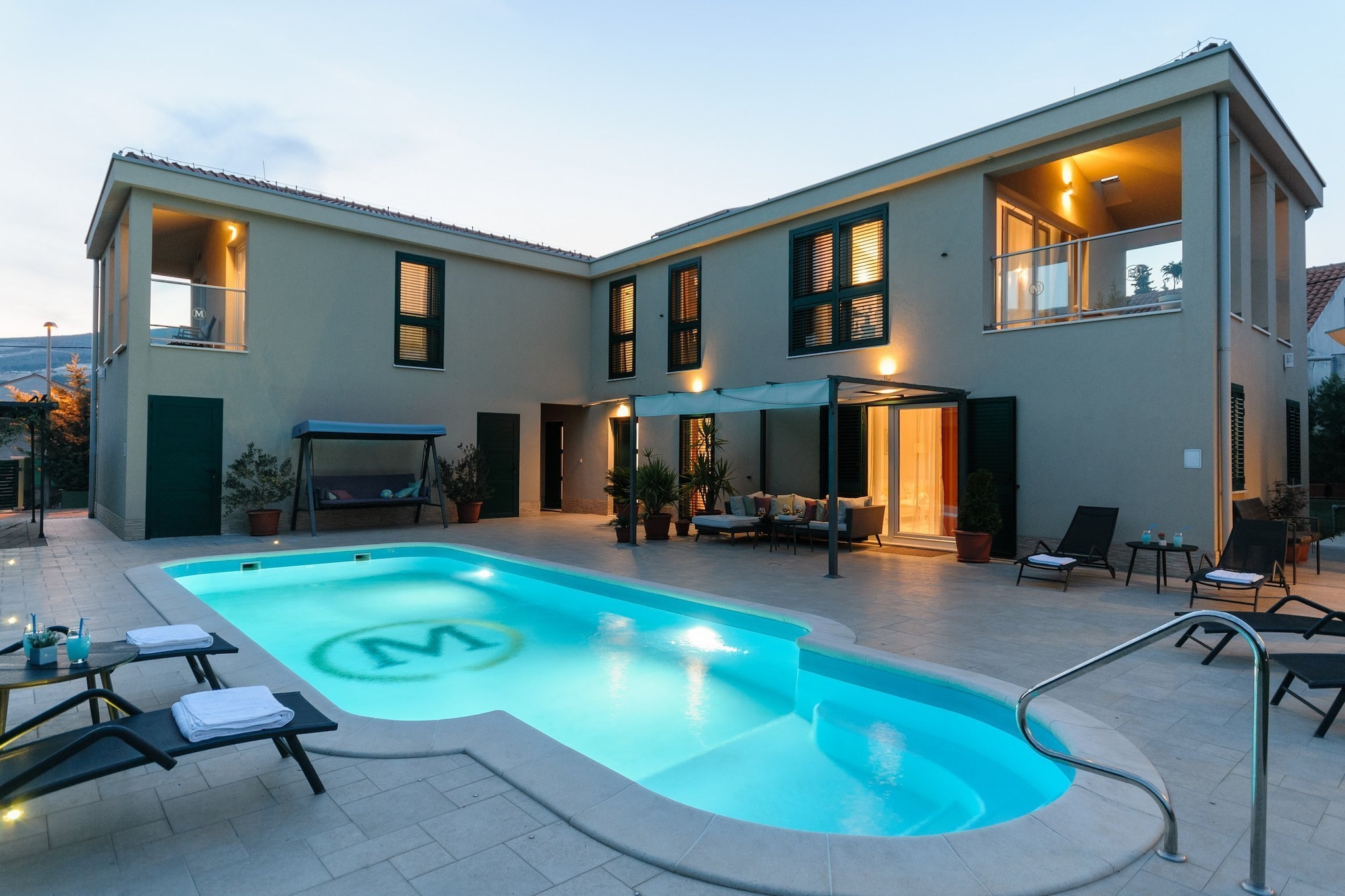 Luxury Villa with Heated Pool, Terrace, and Outdoor Amenities for Relaxation - Five Bedroom Villa-Pool