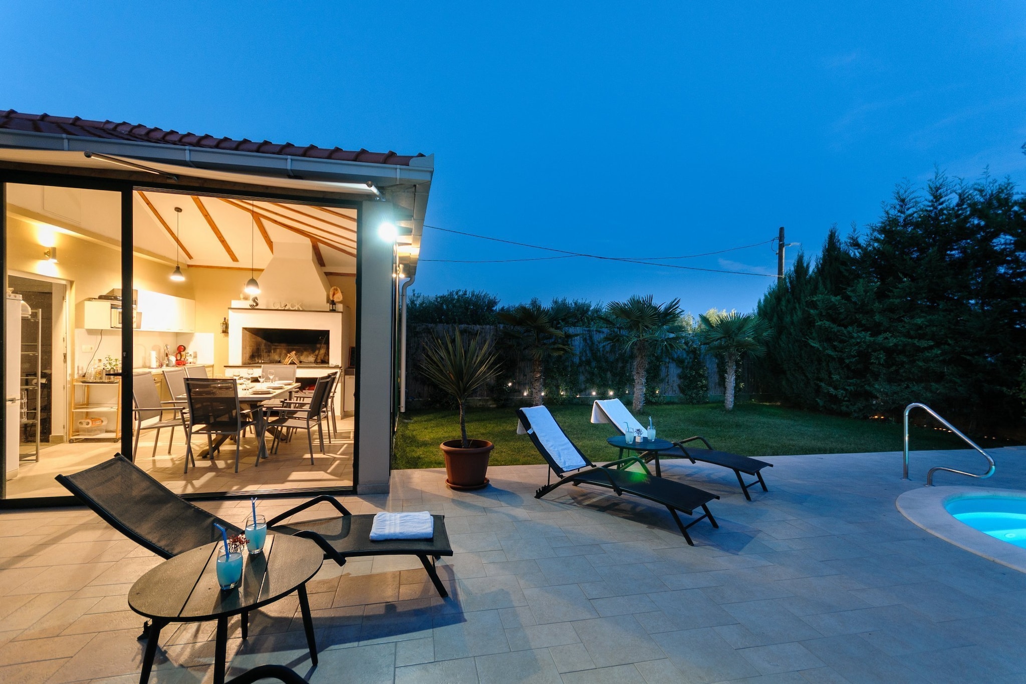 Luxury Villa with Heated Pool, Terrace, and Outdoor Amenities for Relaxation - Five Bedroom Villa-Pool